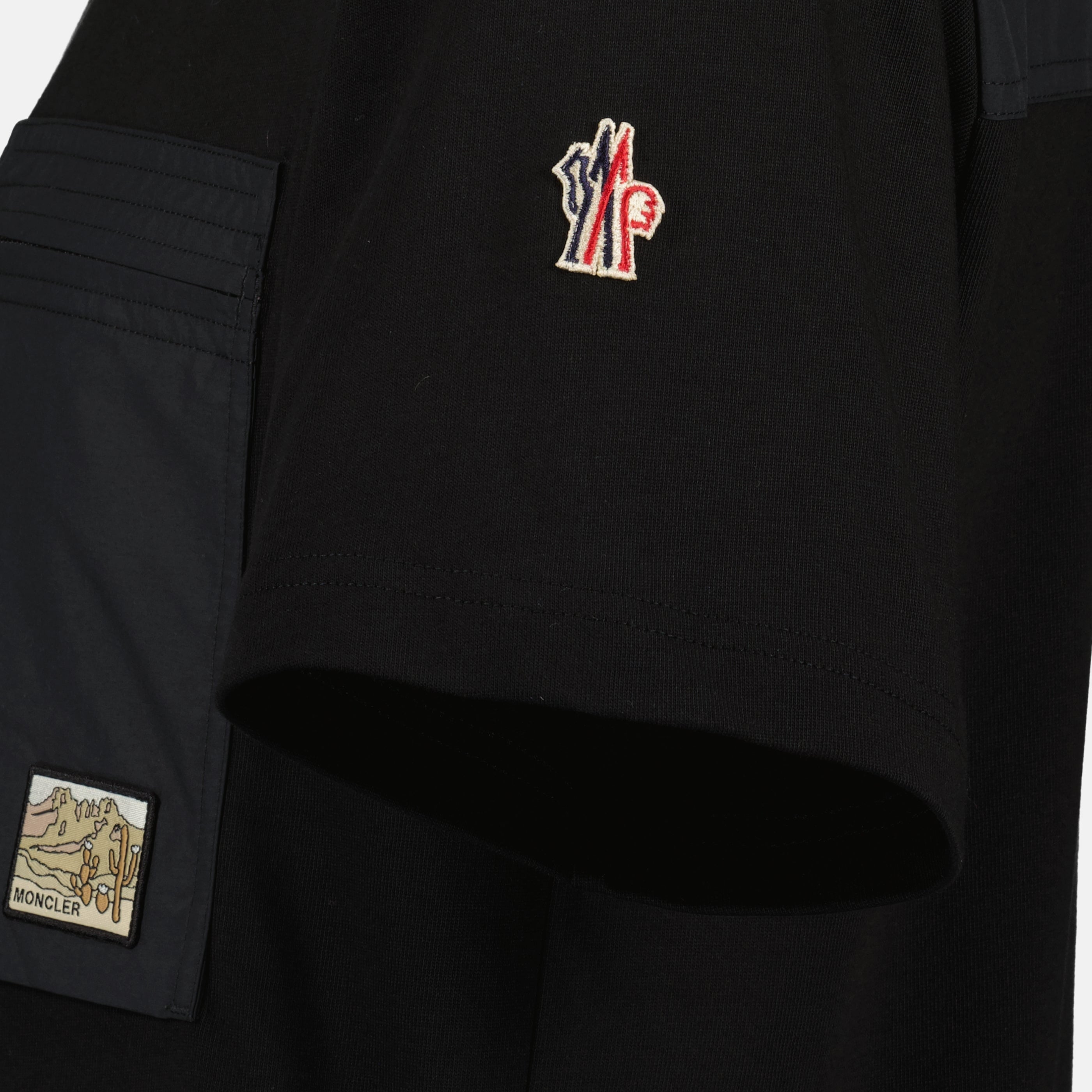 T-shirts T-shirt de Algodão com Bolso Preto Moncler Grenoble Noir Homme