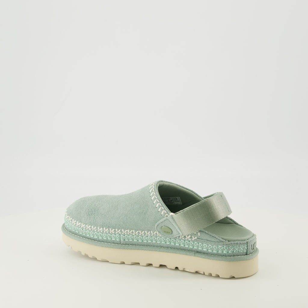 Image of the Green Goldenstar Clogs from Ugg for Women - Spring-Summer 2026 - Three-Quarter Back Right View