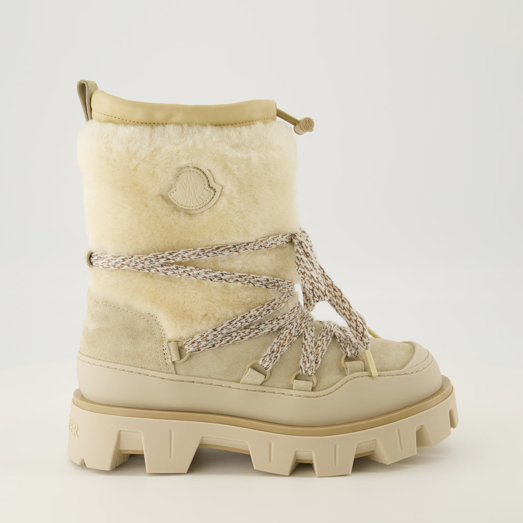 Image of the Moncler Peak suede and shearling boots for Women - Fall-Winter 2025 season - Right side view