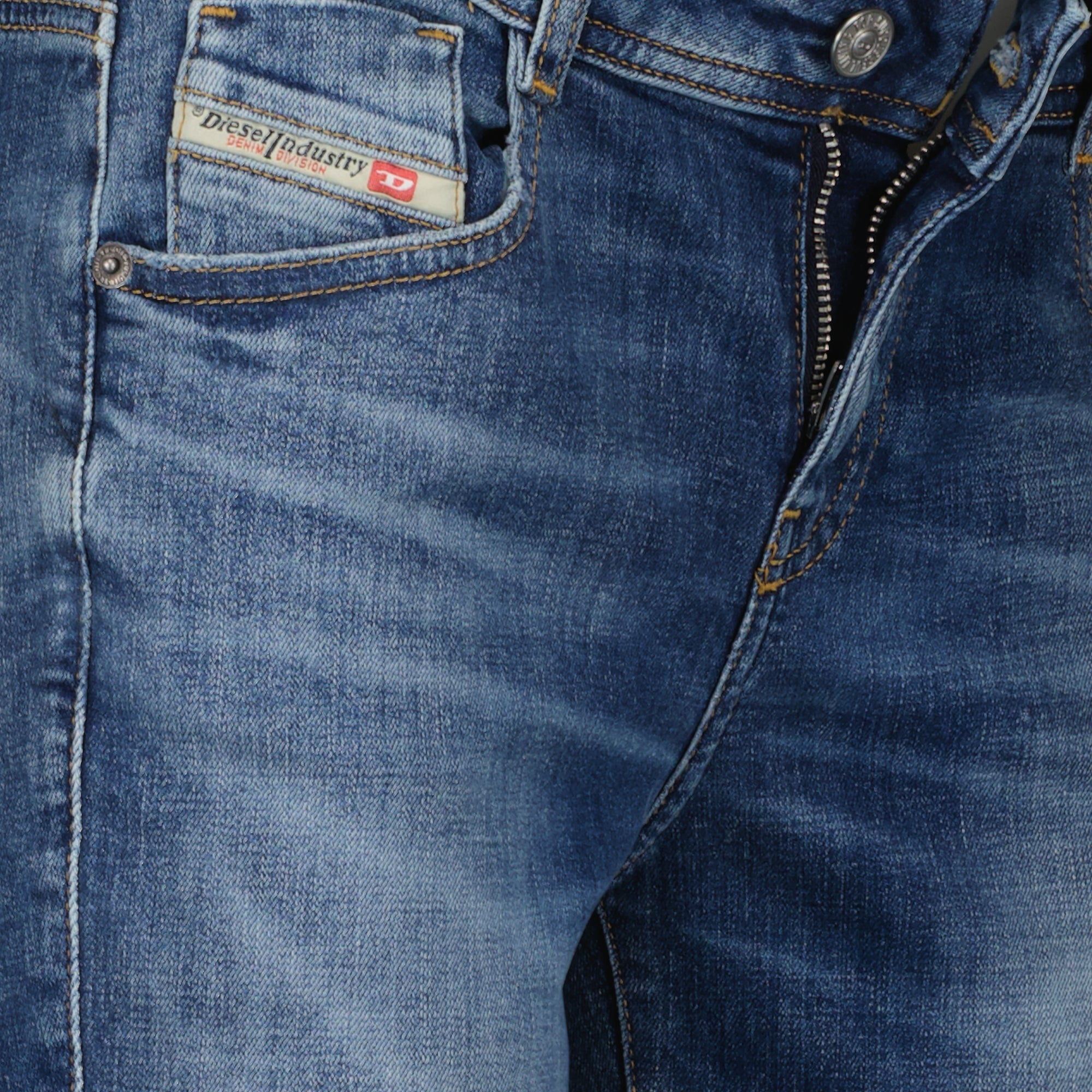 Image de l'article Jean D-Ebbey L.30 de la marque Diesel pour Femme - Saison Automne-Hiver 2025 - Vue détaillée_2