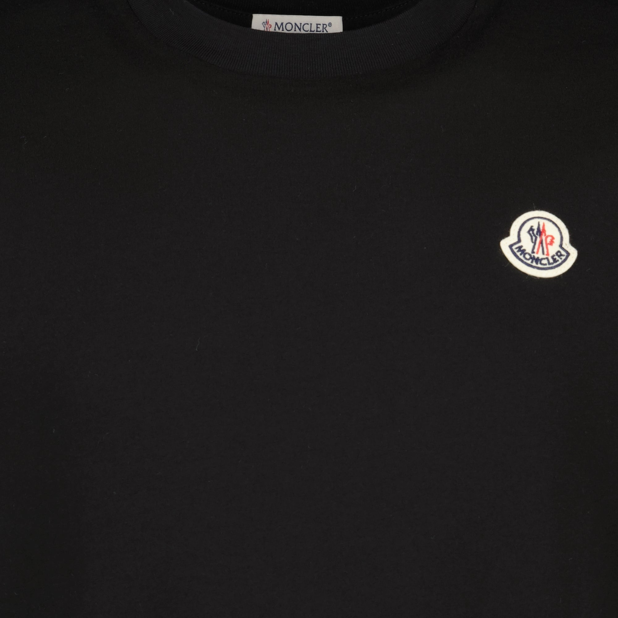 Immagine dell'articolo Lotto di tre t-shirt nere del marchio Moncler per Uomo - Stagione Primavera-Estate 2026 - Vista Dettagliata 2