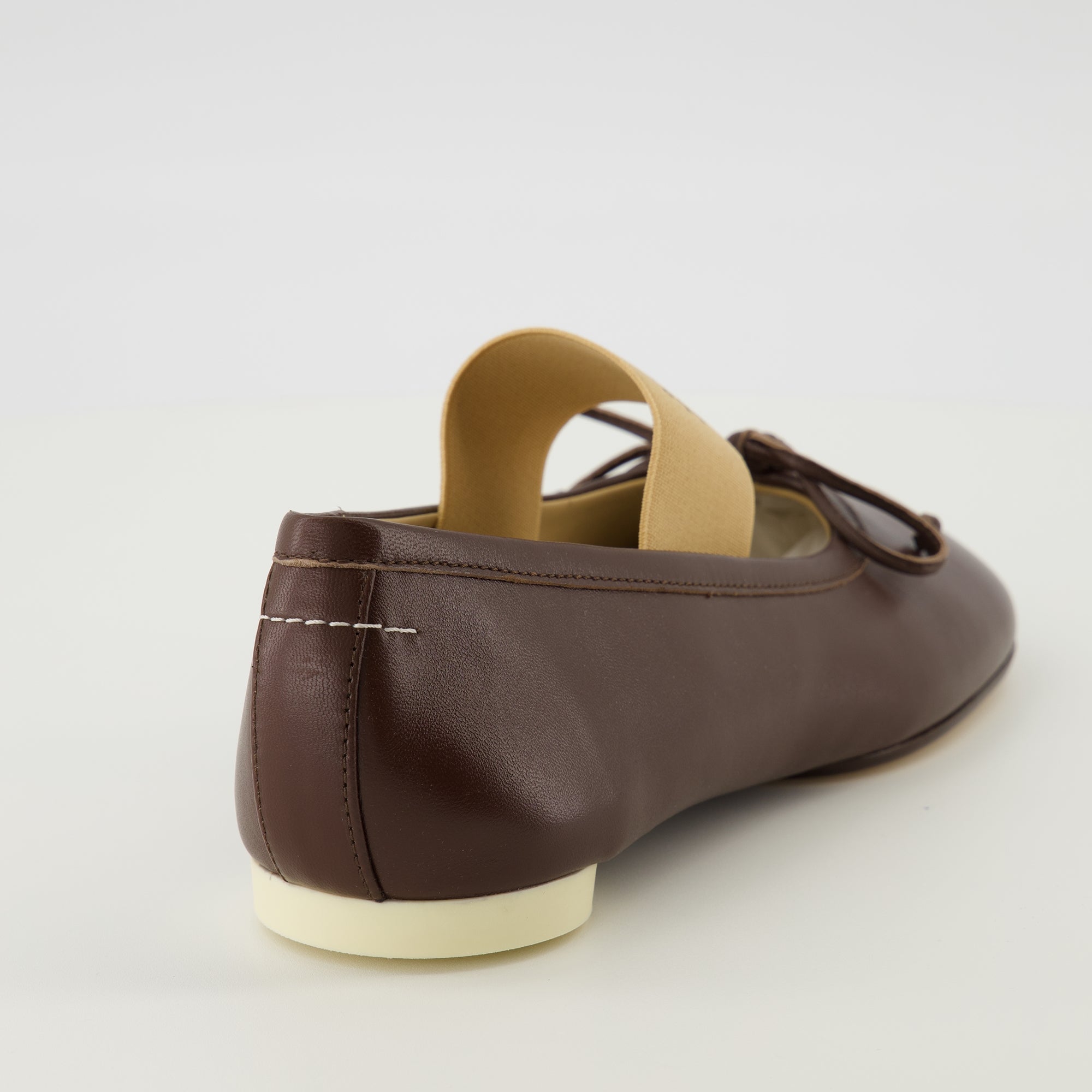 Image de l'article Ballerines Anatomic Numeric marron de la marque Mm6 pour Femme - Saison Printemps-Été 2026 - Vue arrière