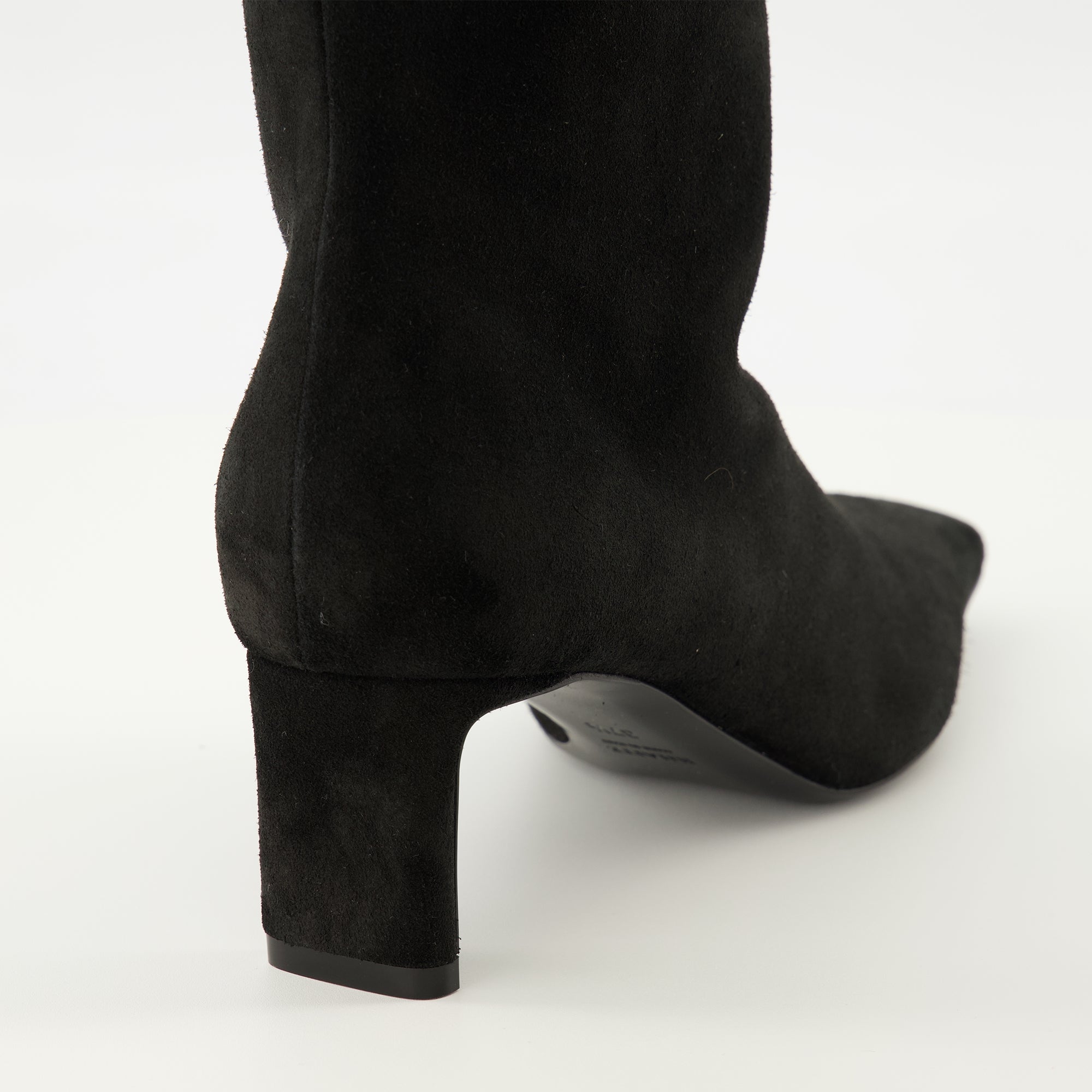 Image de l'article Bottines Ona noir de la marque Khaite pour Femme - Saison Automne-Hiver 2025 - Vue arrière