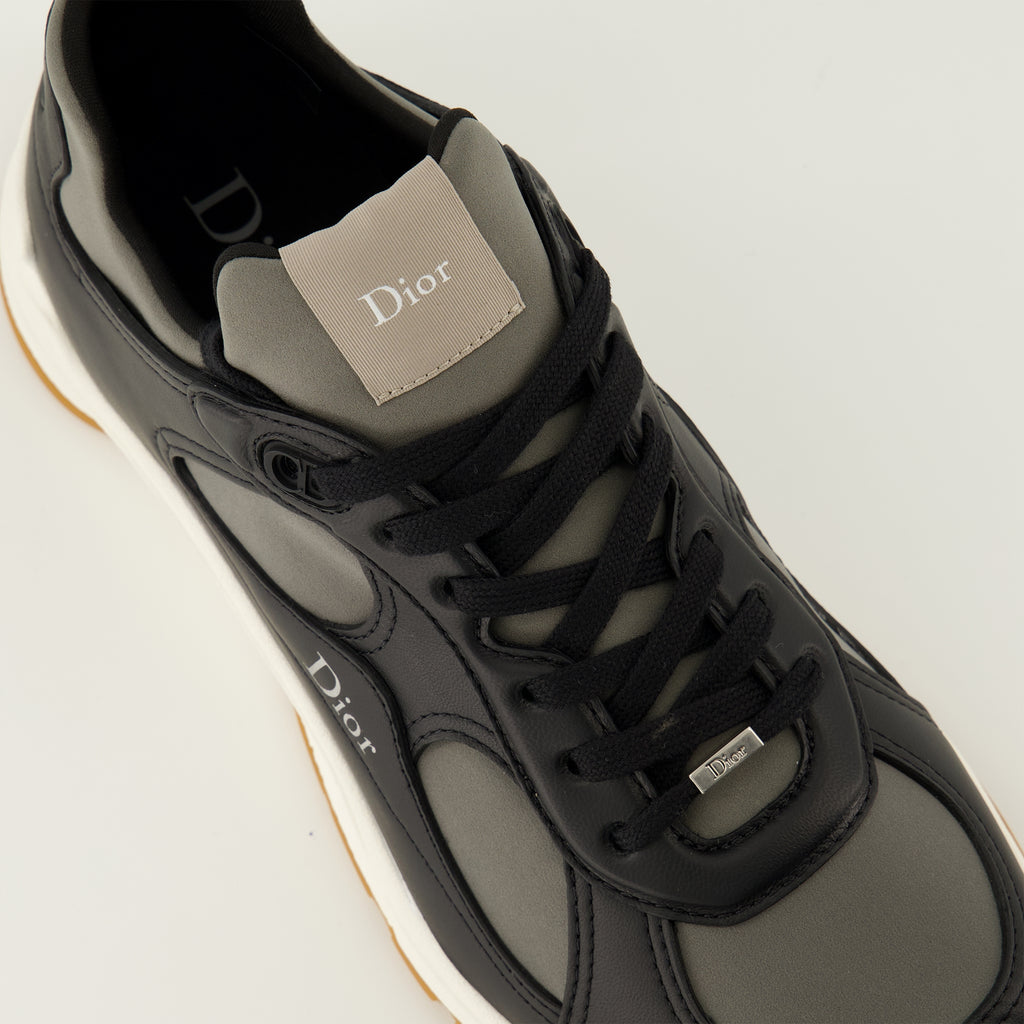 Bild der Dior Herrenschuhe Mile Schwarz - Frühling-Sommer 2026 - Detaillierte Draufsicht