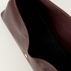 Image de l'article Pochette Cassandre bordeaux de la marque Saint Laurent pour Femme - Saison Printemps-Été 2026 - Vue détaillée_2