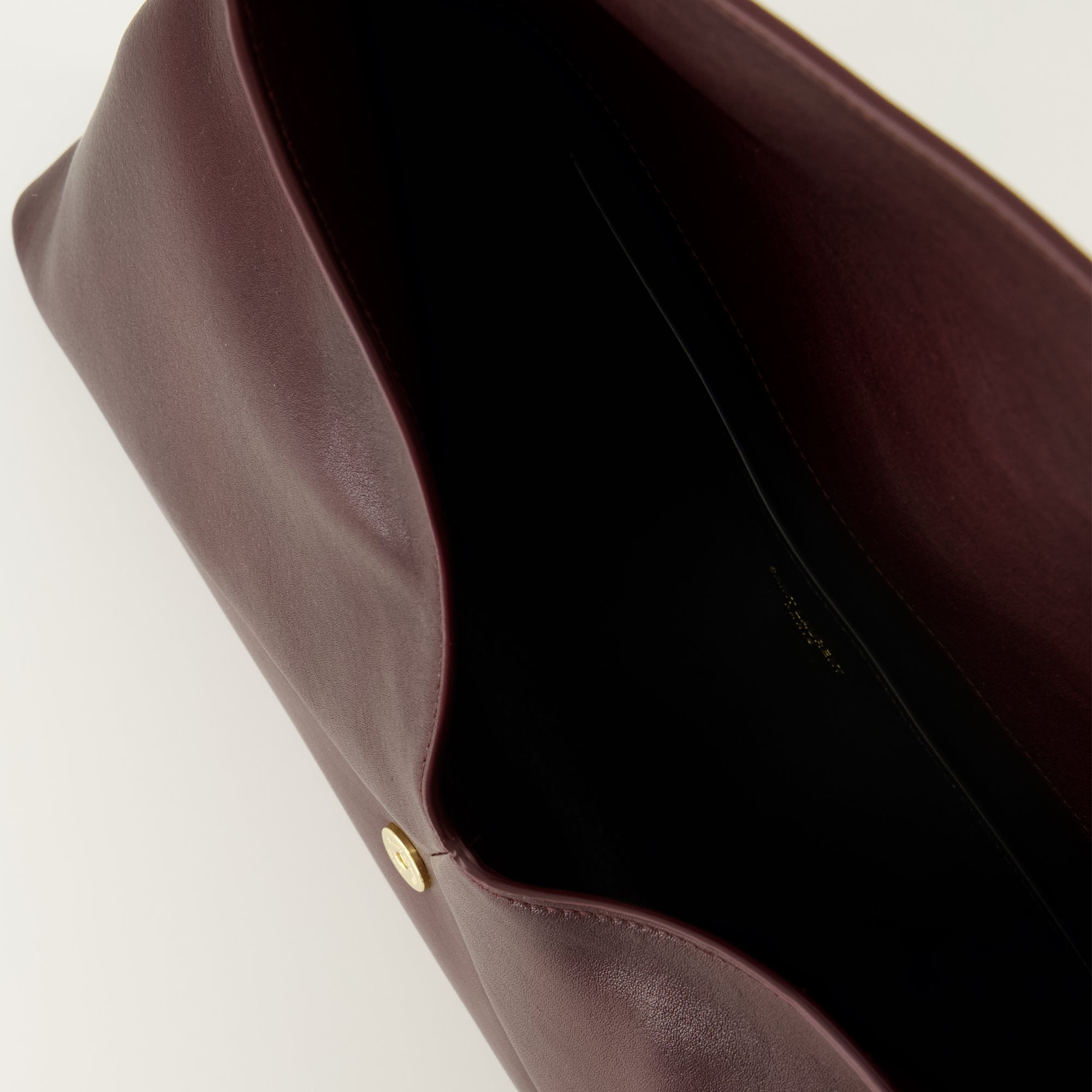 Image de l'article Pochette Cassandre bordeaux de la marque Saint Laurent pour Femme - Saison Printemps-Été 2026 - Vue détaillée_2