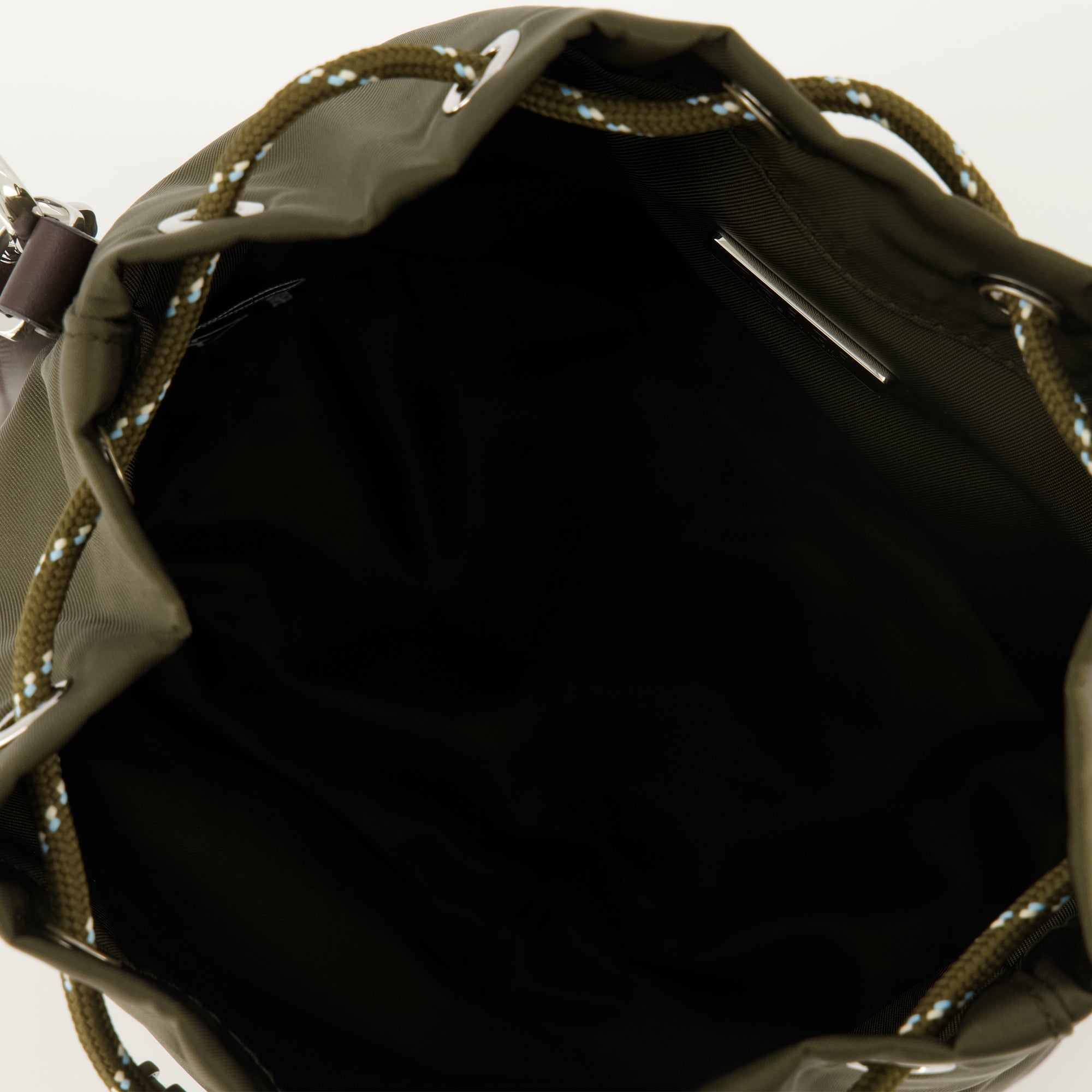 Image de l'article Pochette Speedrock en Re-Nylon kaki de la marque Prada pour Homme - Saison Printemps-Été 2026 - Vue détaillée_3