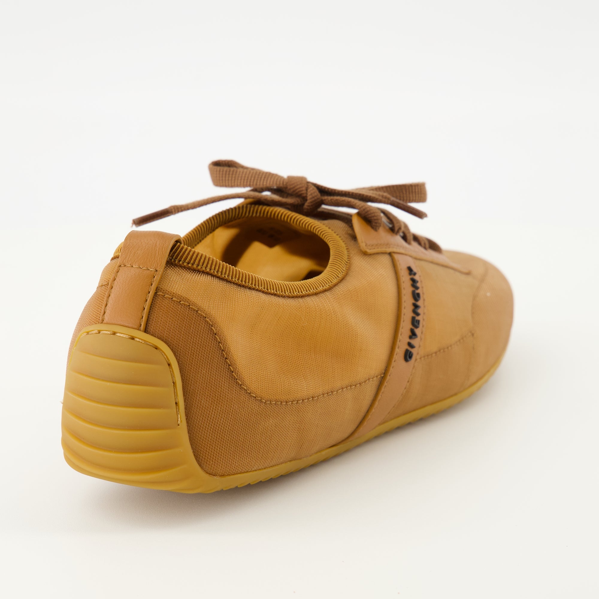 Image de l'article Basket Slim Powder de la marque Givenchy pour Femme - Saison Automne-Hiver 2025 - Vue détaillée de haut