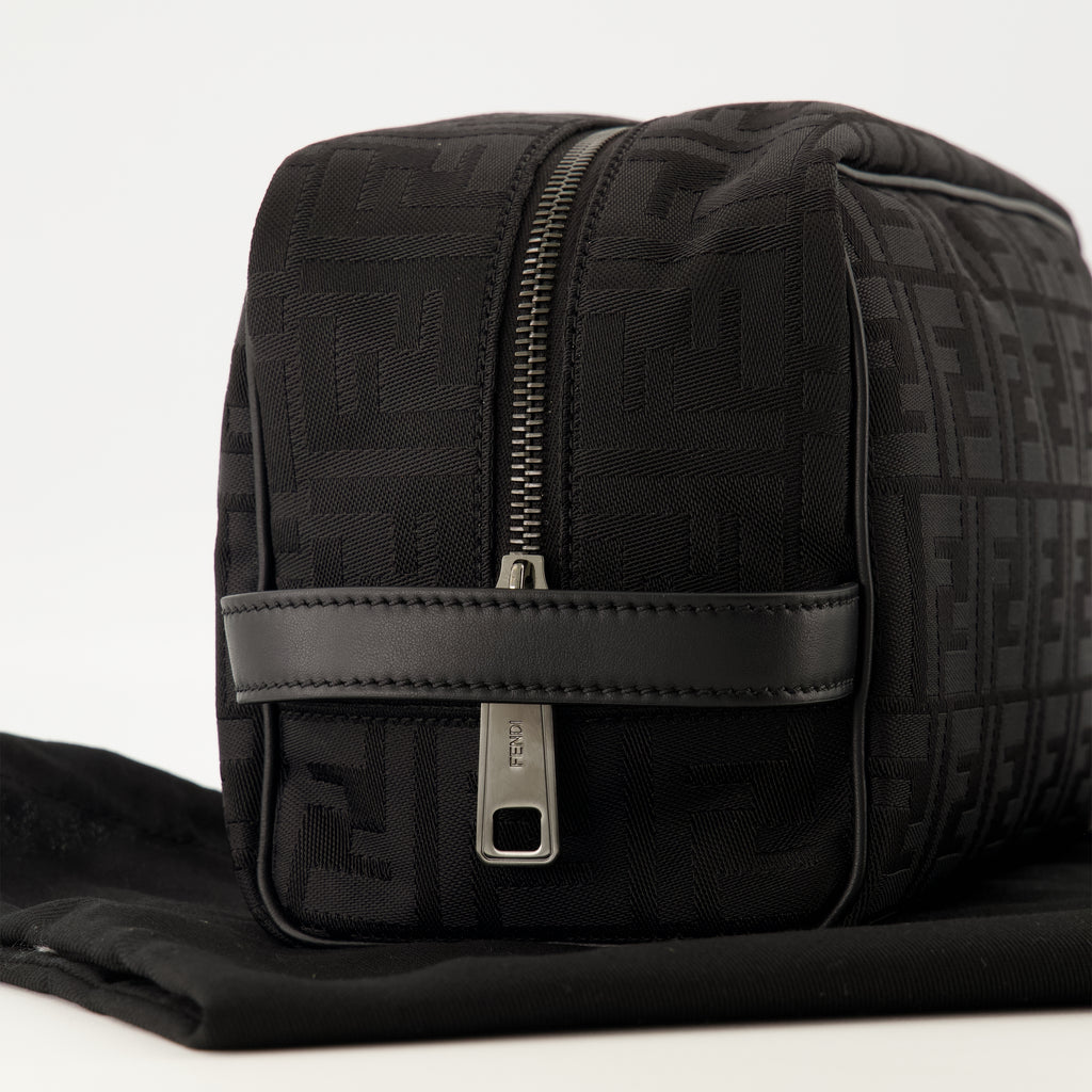 Pochettes Medium FF Schwarze Nylon Kulturbeutel Fendi Noir Homme