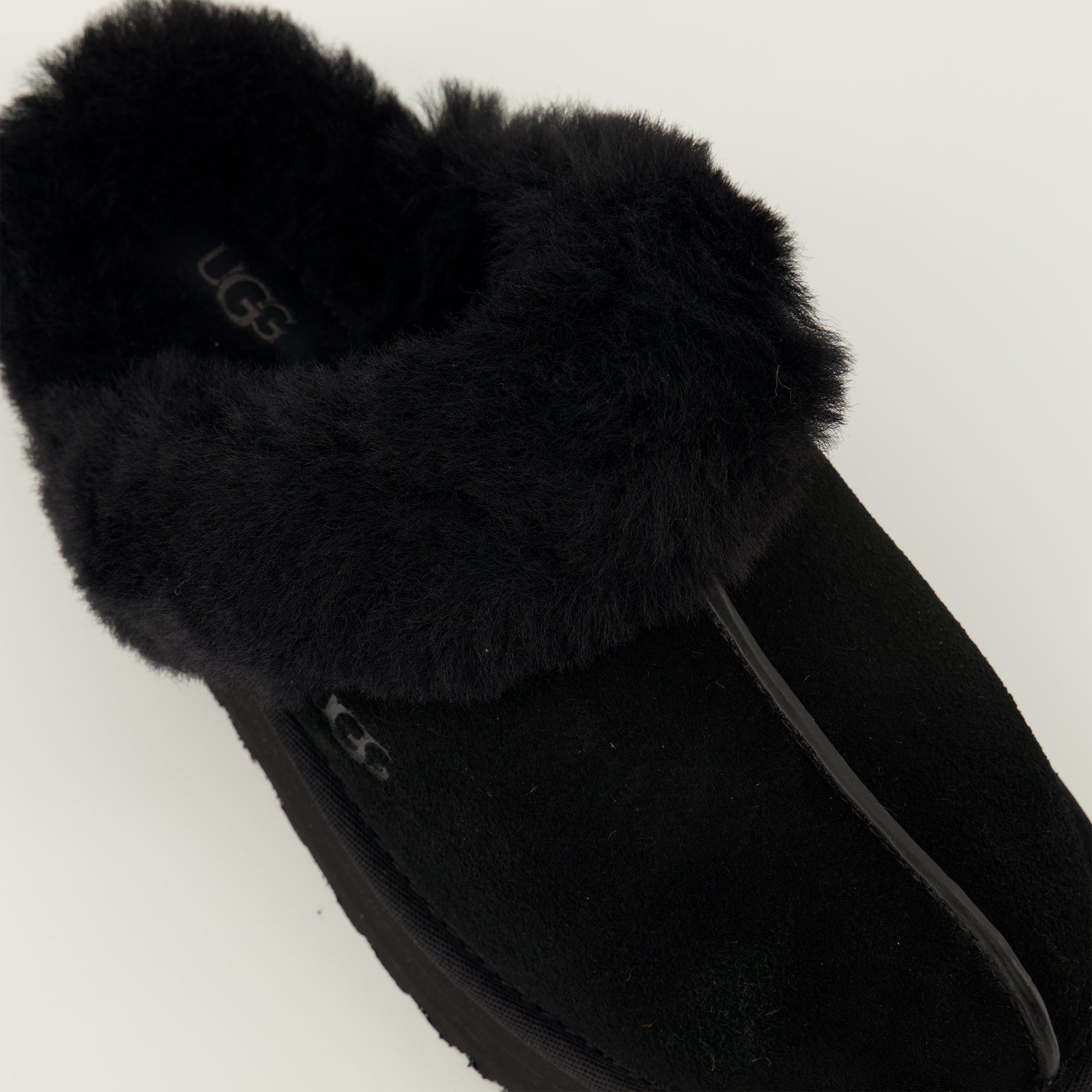 Image de l'article Mules Disquette noir de la marque Ugg pour Femme - Saison Printemps-Été 2026 - Vue détaillée de haut