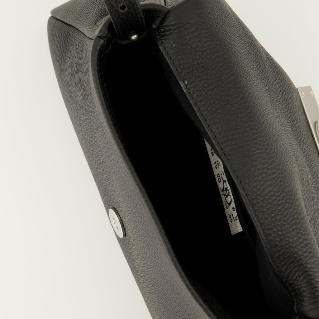 Image de l'article Pochette Numeric de la marque Mm6 pour Femme - Saison Automne-Hiver 2025 - Vue détaillée_3