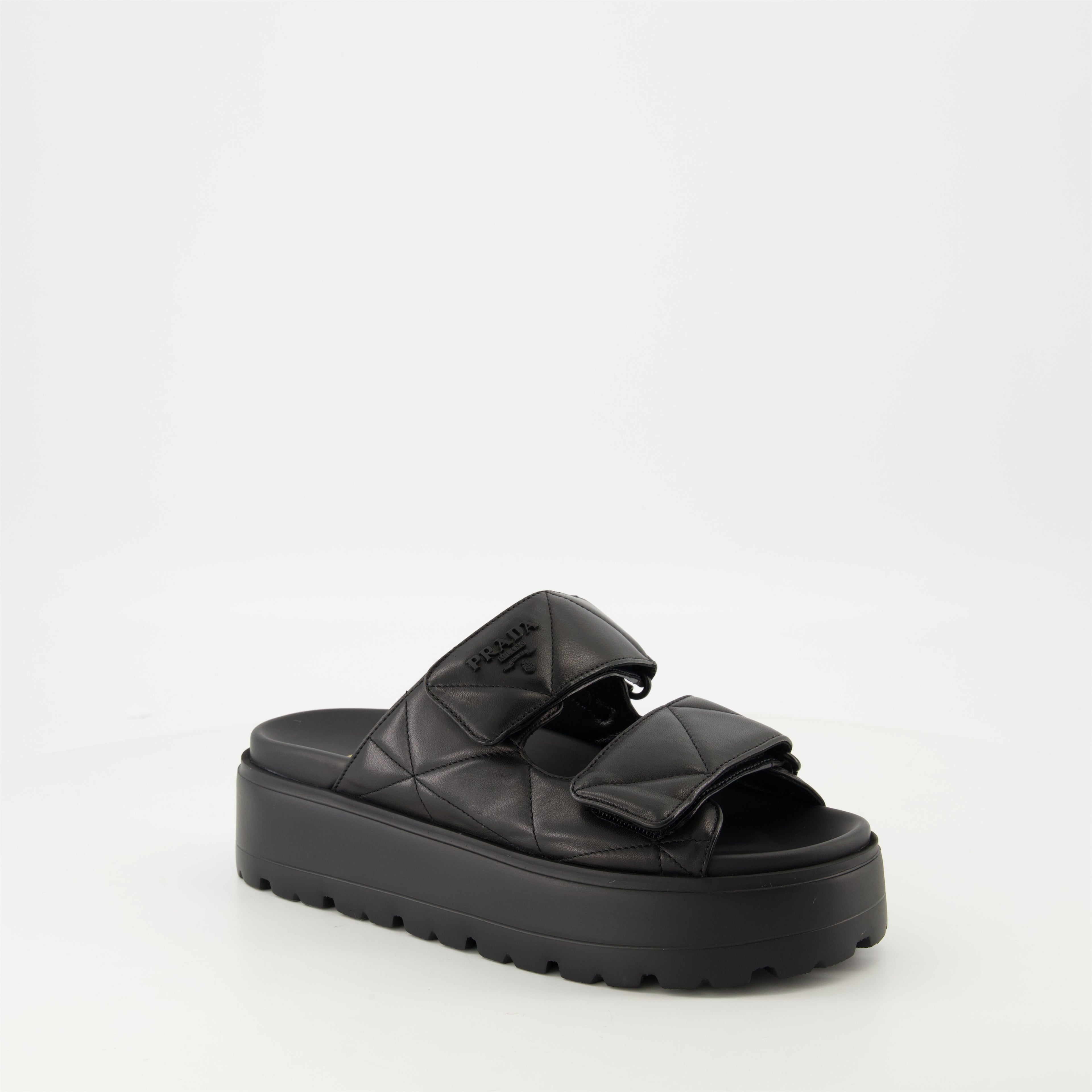 Zapatos abiertos Mules de Cuero Acolchadas Prada Negro Femme