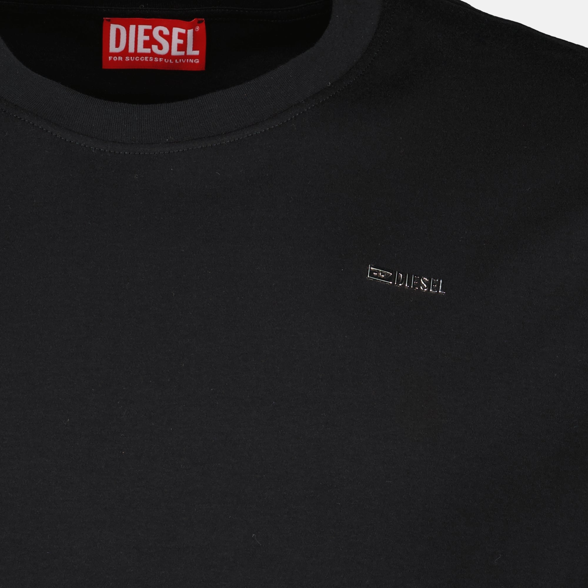 Immagine dell'articolo T-shirt nera con logo del marchio Diesel per Uomo - Stagione Autunno-Inverno 2025 - Vista dettagliata_2
