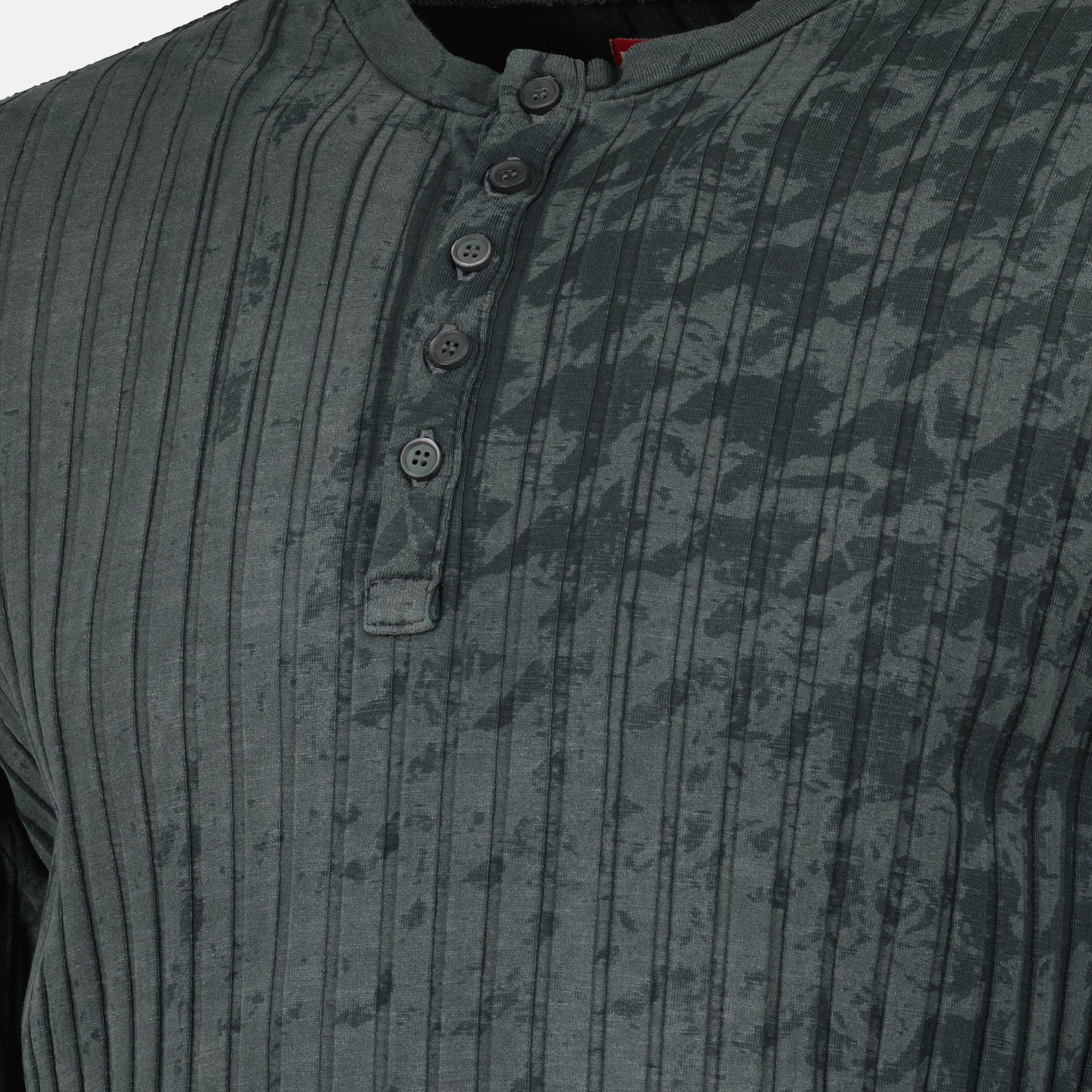 Imagen de la camiseta de manga larga T-ally de Diesel para hombre - Temporada Otoño-Invierno 2025 - Vista Detallada_2