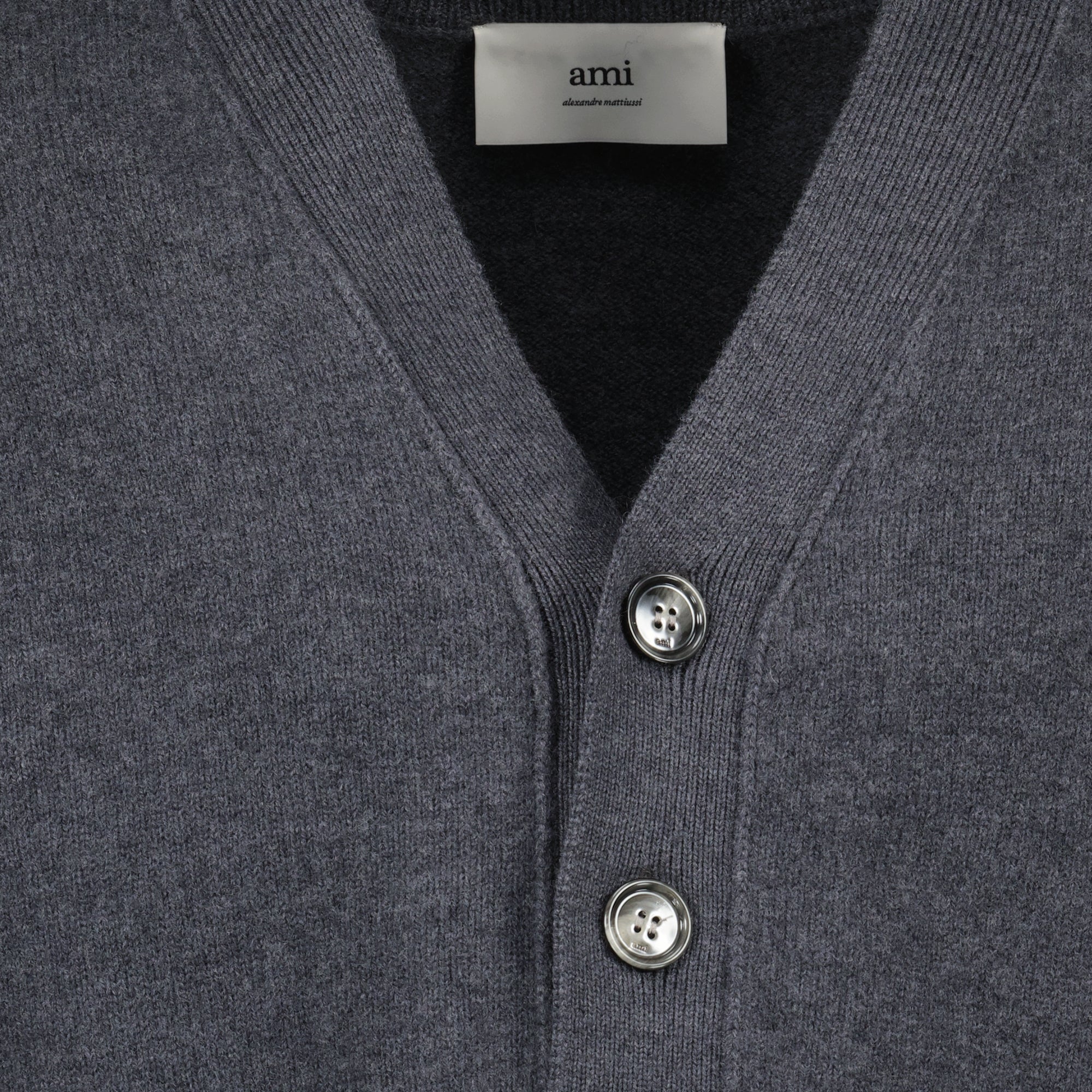 Image de l'article Cardigan Ami de coeur de la marque Ami PARIS pour Unisex - Saison Automne-Hiver 2025 - Vue détaillée_6