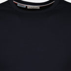 Immagine della t-shirt da uomo del marchio Moncler con bordi blu navy - Stagione Primavera-Estate 2026 - Vista Dettagliata_1