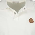 Immagine del polo con logo Moncler per uomo - Stagione Autunno-Inverno 2025 - Vista Dettagliata_2