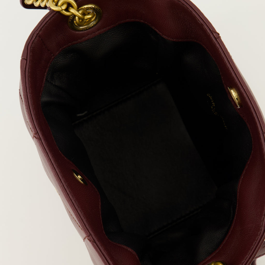 Image de l'article Sac seau Jamie mini en cuir bordeaux de la marque Saint Laurent pour Femme - Saison Printemps-Été 2026 - Vue détaillée_3