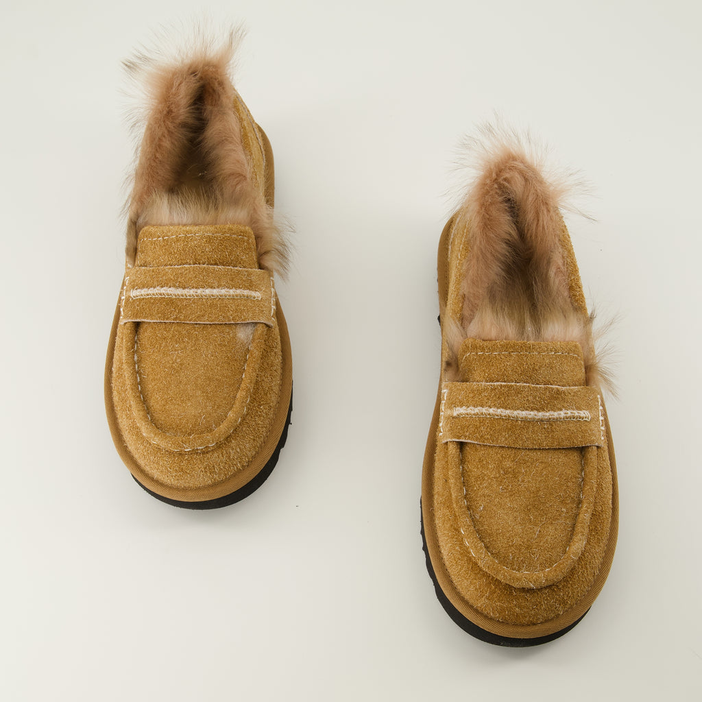 Image de l'article Moccassins Ellis marron de la marque Ugg pour Femme - Saison Printemps-Été 2026 - Vue de dessus paire de chaussure