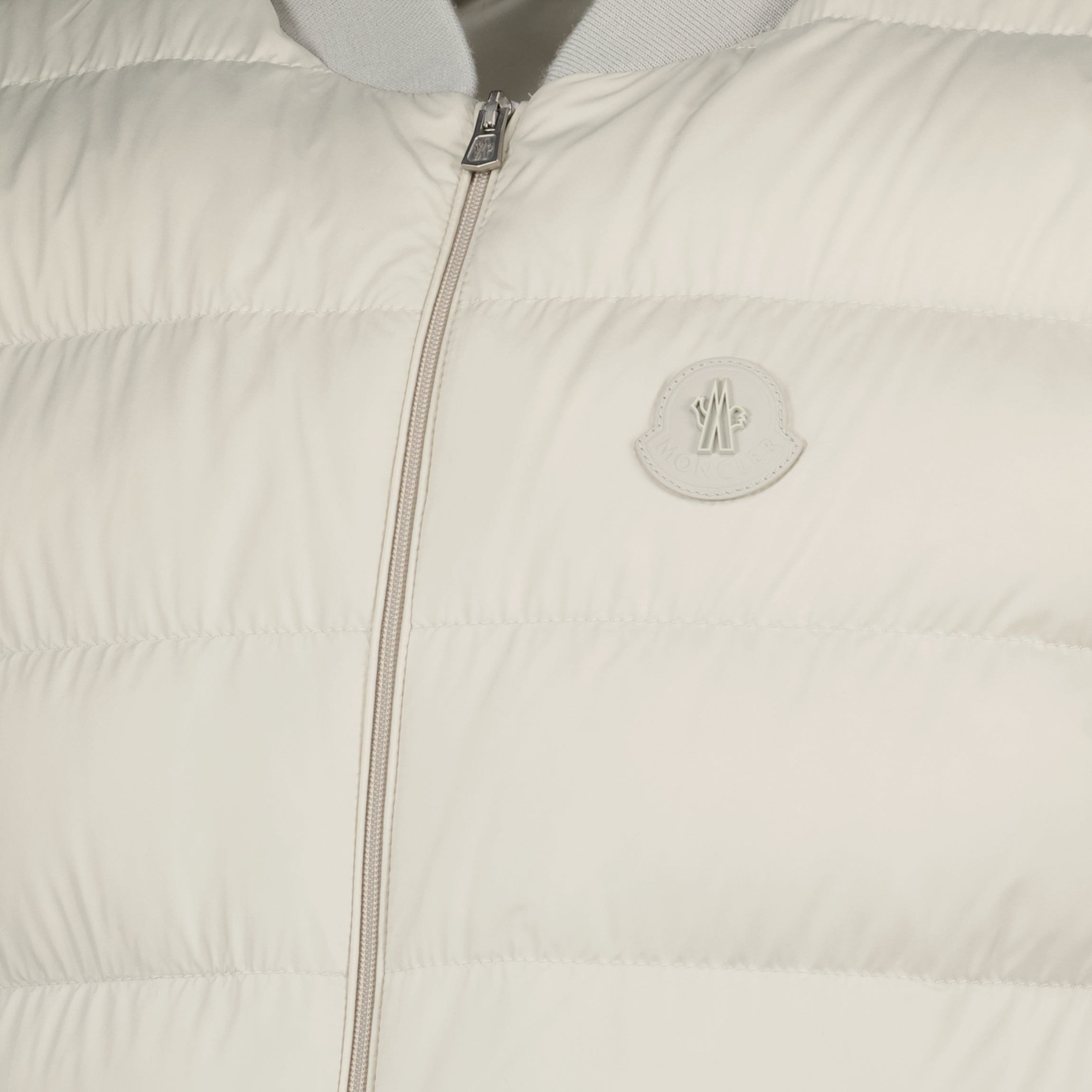Image de l'article Bomber Epinal de la marque Moncler pour Homme - Saison Automne-Hiver 2025 - Vue détaillée_4