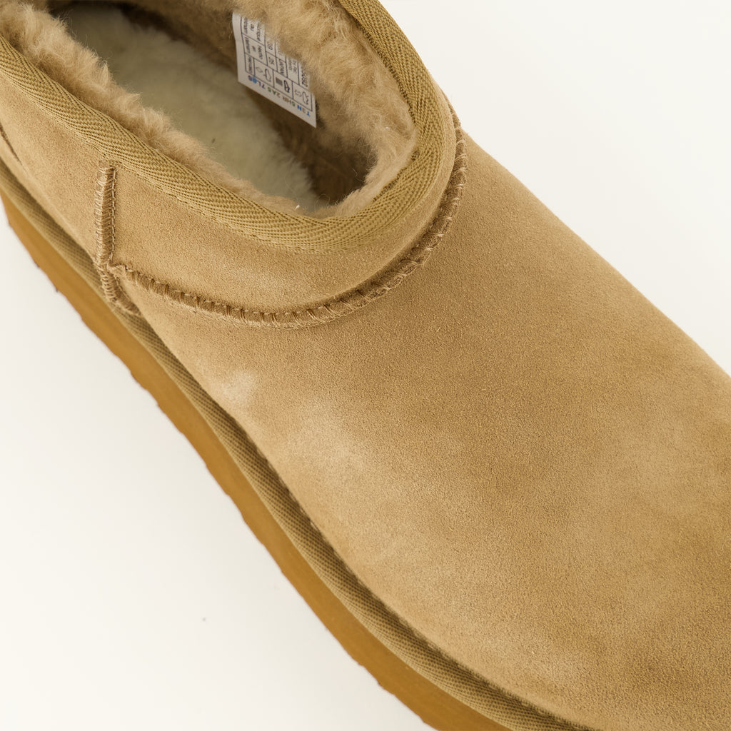 Bottines Botins Clássicos Ultra Mini com Plataforma Castanhos Ugg Marron Femme