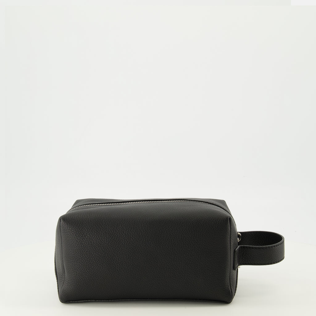 Imagem da clutch de couro preto Fendi Lui da marca Fendi para Mulheres - Coleção Primavera-Verão 2026 - Vista Traseira