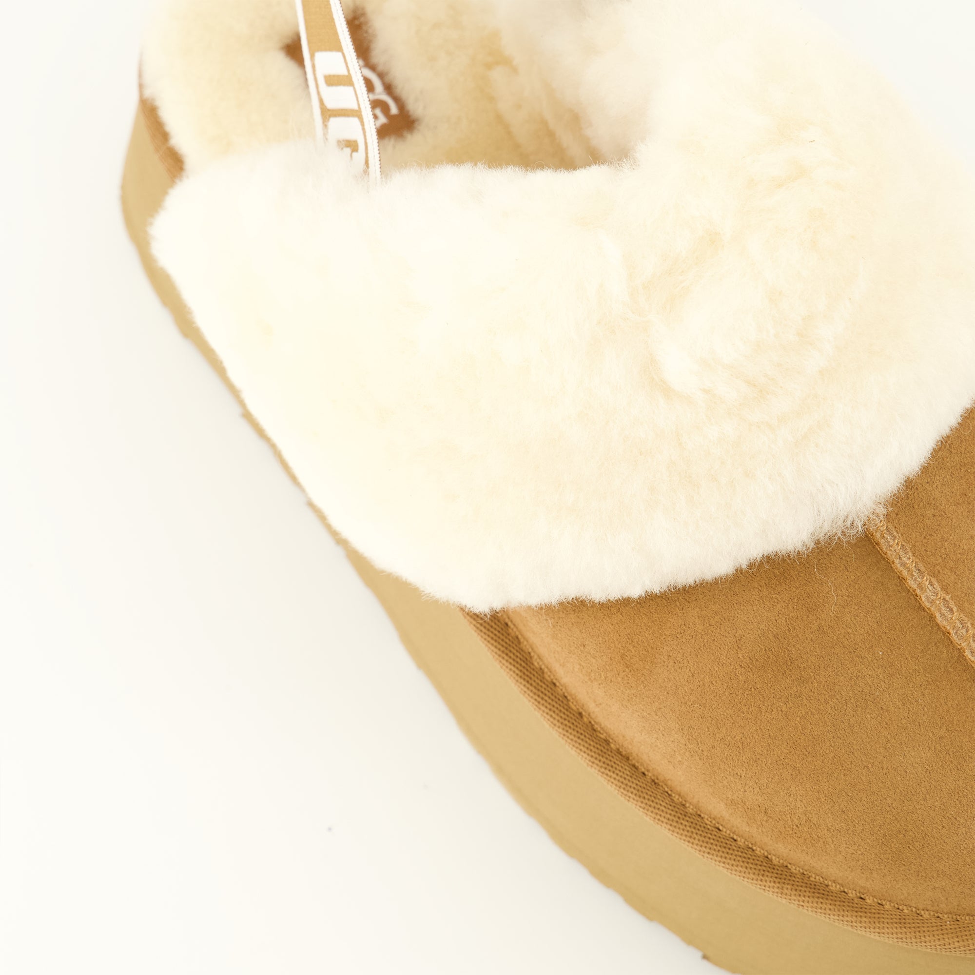 Chaussures ouvertes Funkette Braune Hausschuhe Ugg Marron Femme