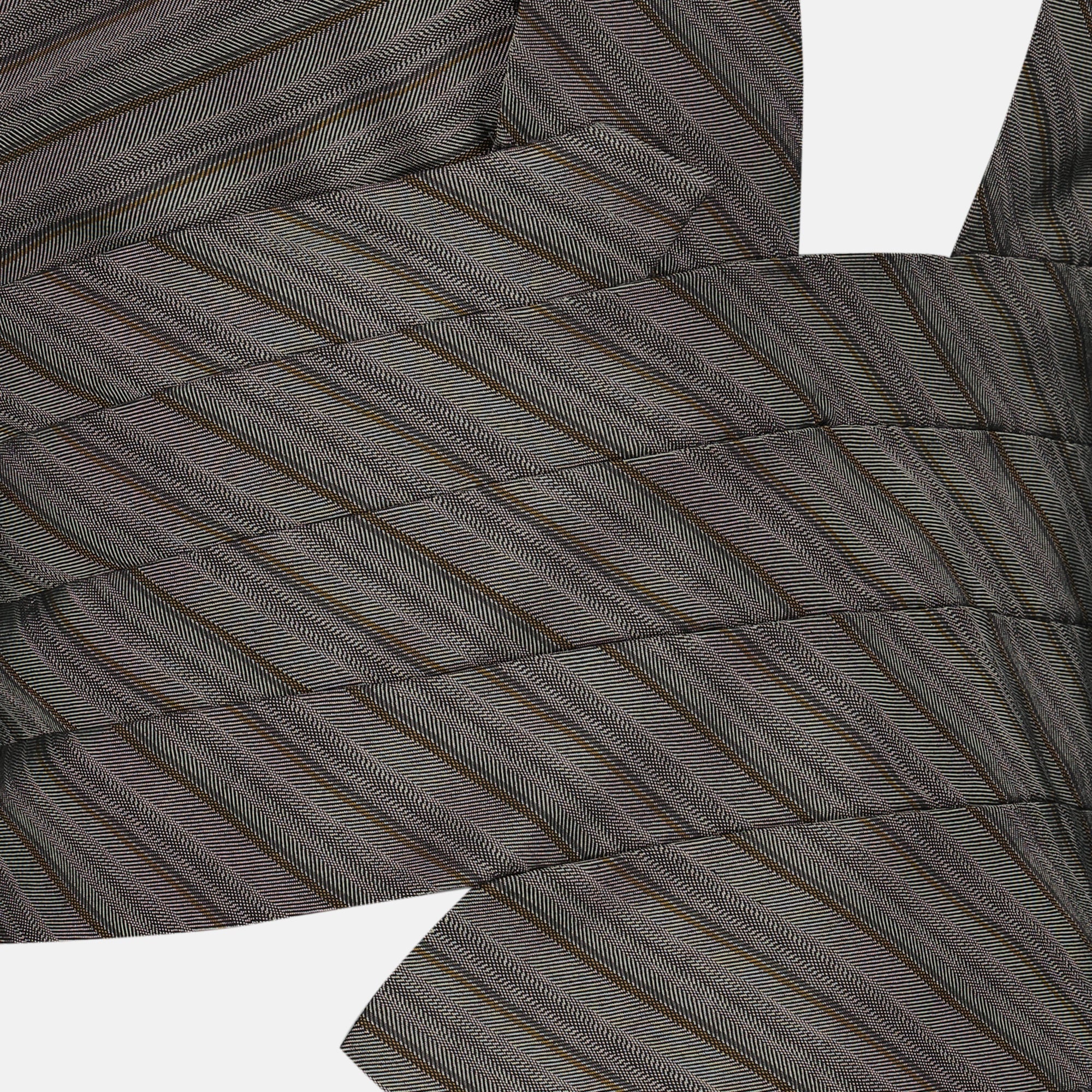 Image of the gray Reyer top with ties from the brand Christopher Esber for Women - Spring-Summer 2026 - Detailed View 2