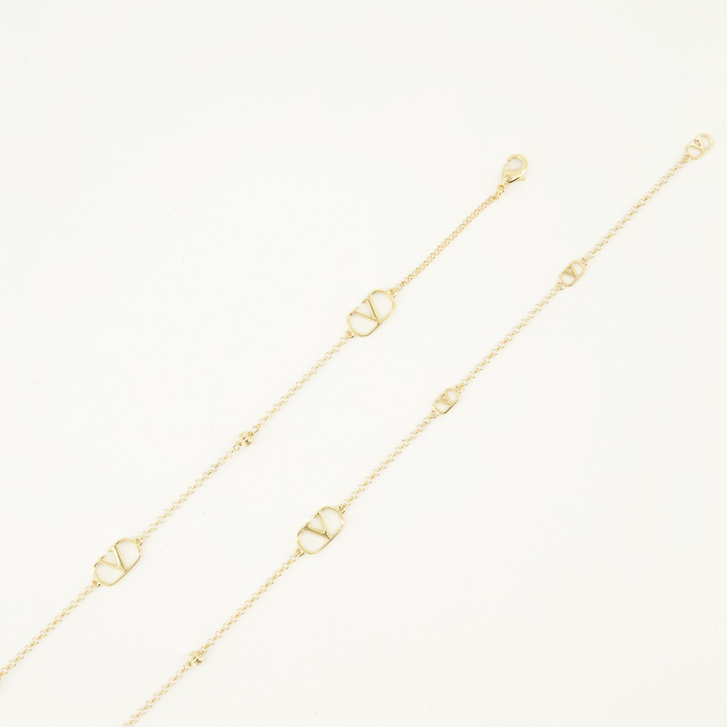 Image de l'article Collier VLogo Signature en métal doré de la marque Valentino Garavani pour Femme - Saison Printemps-Été 2026 - Vue de Dos