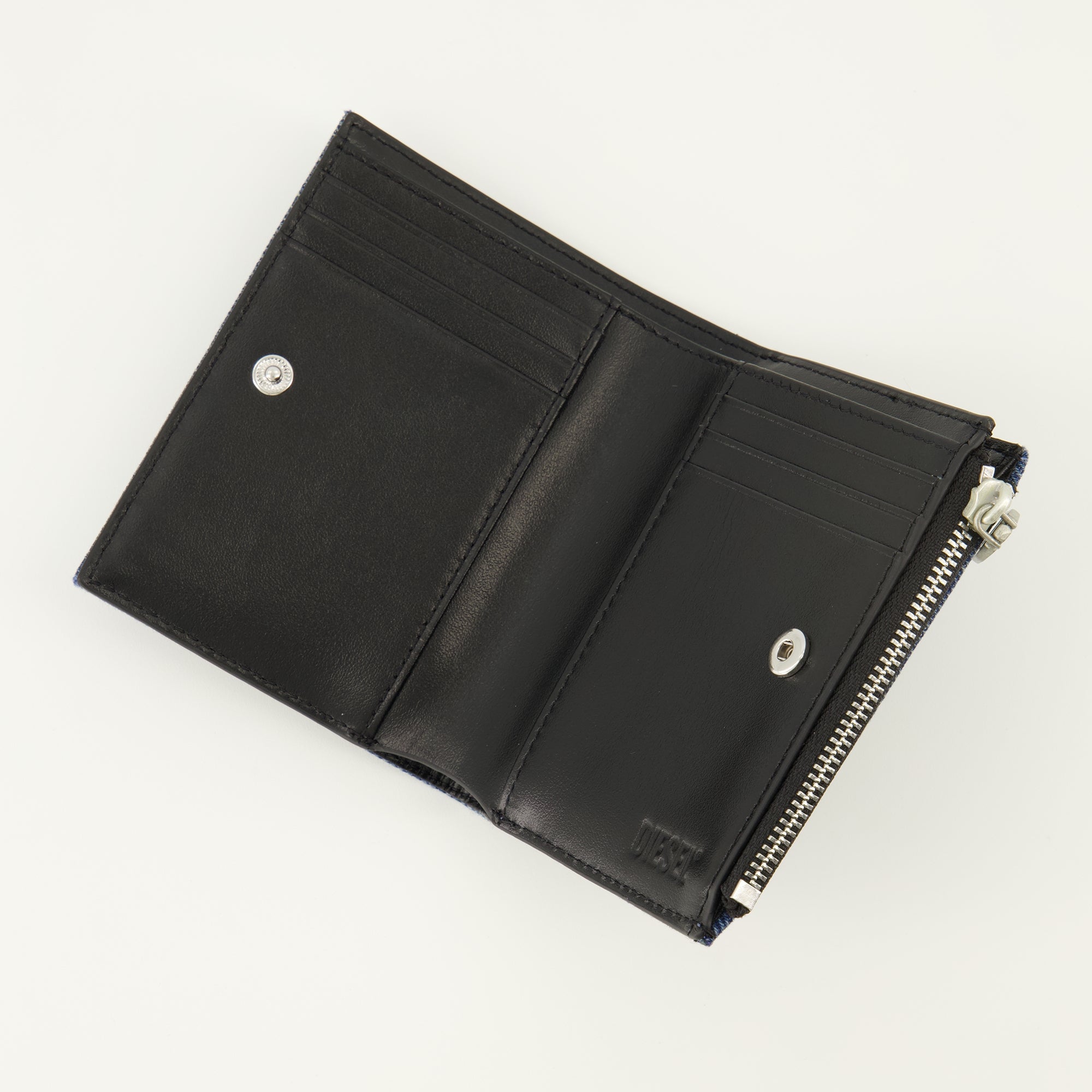 女性用のデニム製1DR財布のディーゼルブランドの画像 - 2026年春夏シーズン - 詳細ビュー_2