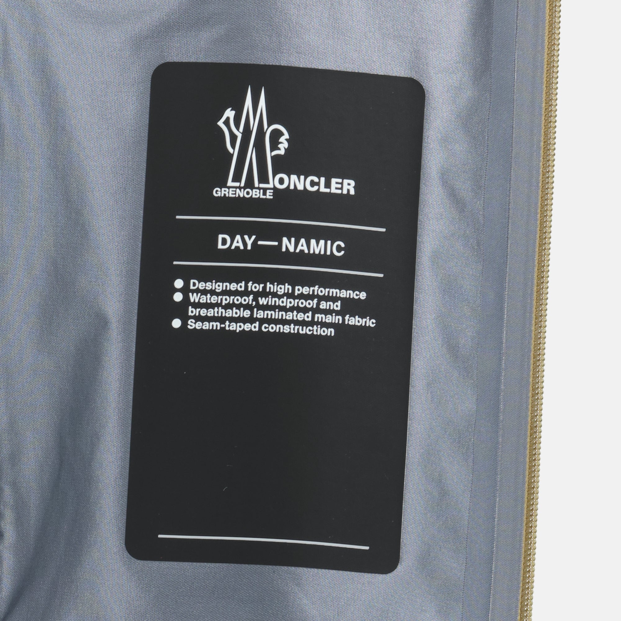 Image de l'article Veste imperméable Shipton beige en Gore-Tex de la marque Moncler Grenoble pour Homme - Saison Printemps-Été 2026 - Vue détaillée_2