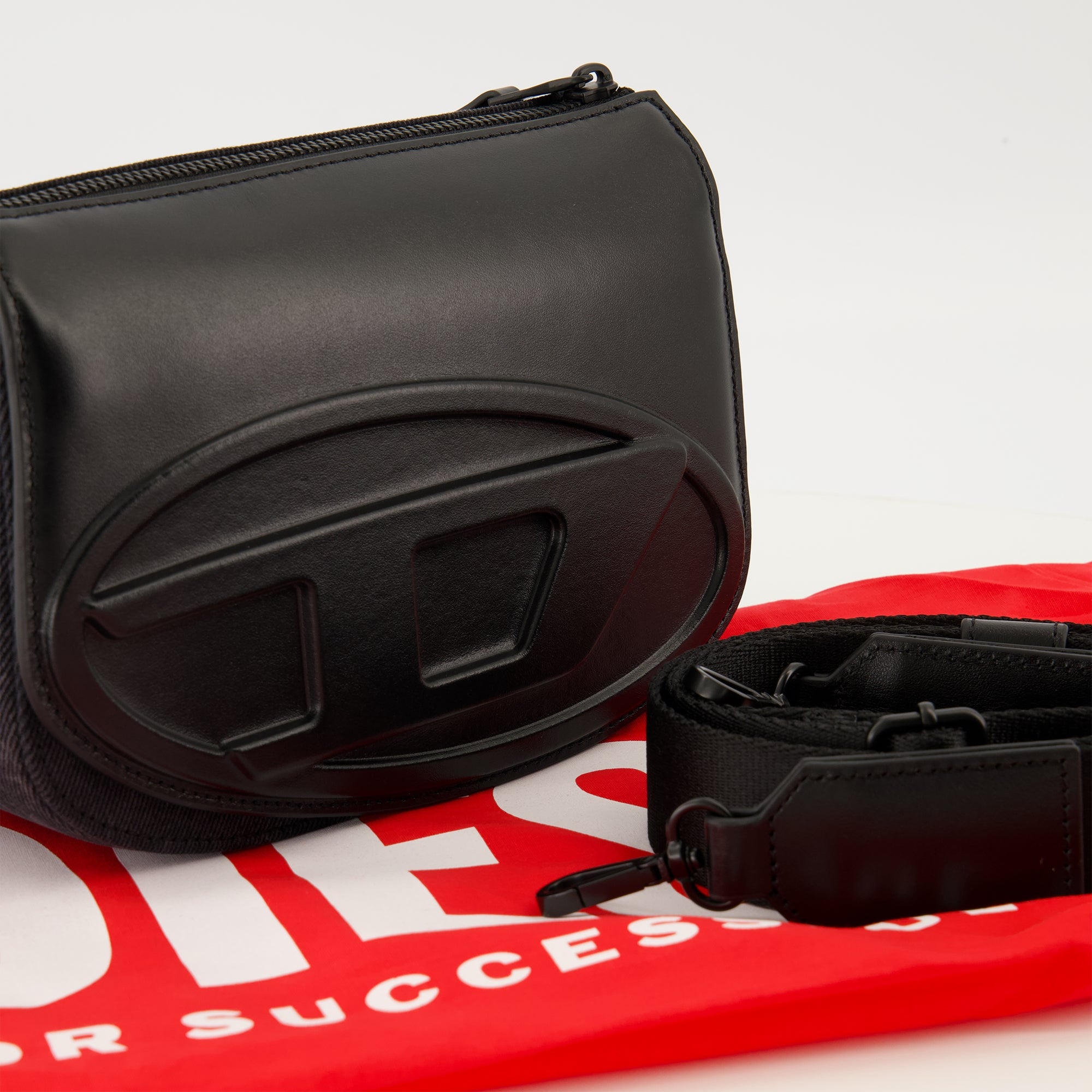 Image de l'article Sac 1DR en cuir et denim noir de la marque Diesel pour Unisex - Saison Printemps-Été 2026 - Vue détaillée_2