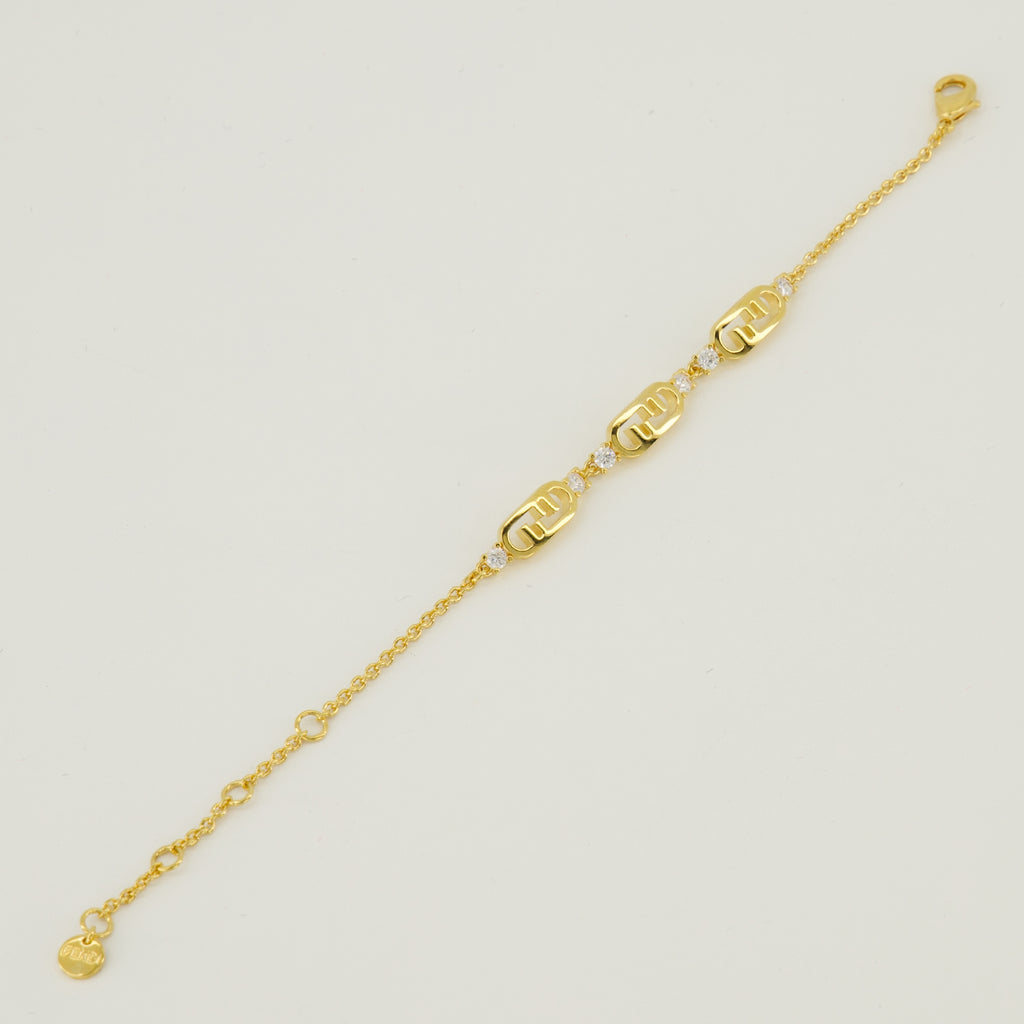 Imagen del brazalete O'Lock dorado de la marca Fendi para Mujer - Temporada Otoño-Invierno 2025 - Vista Detallada_2