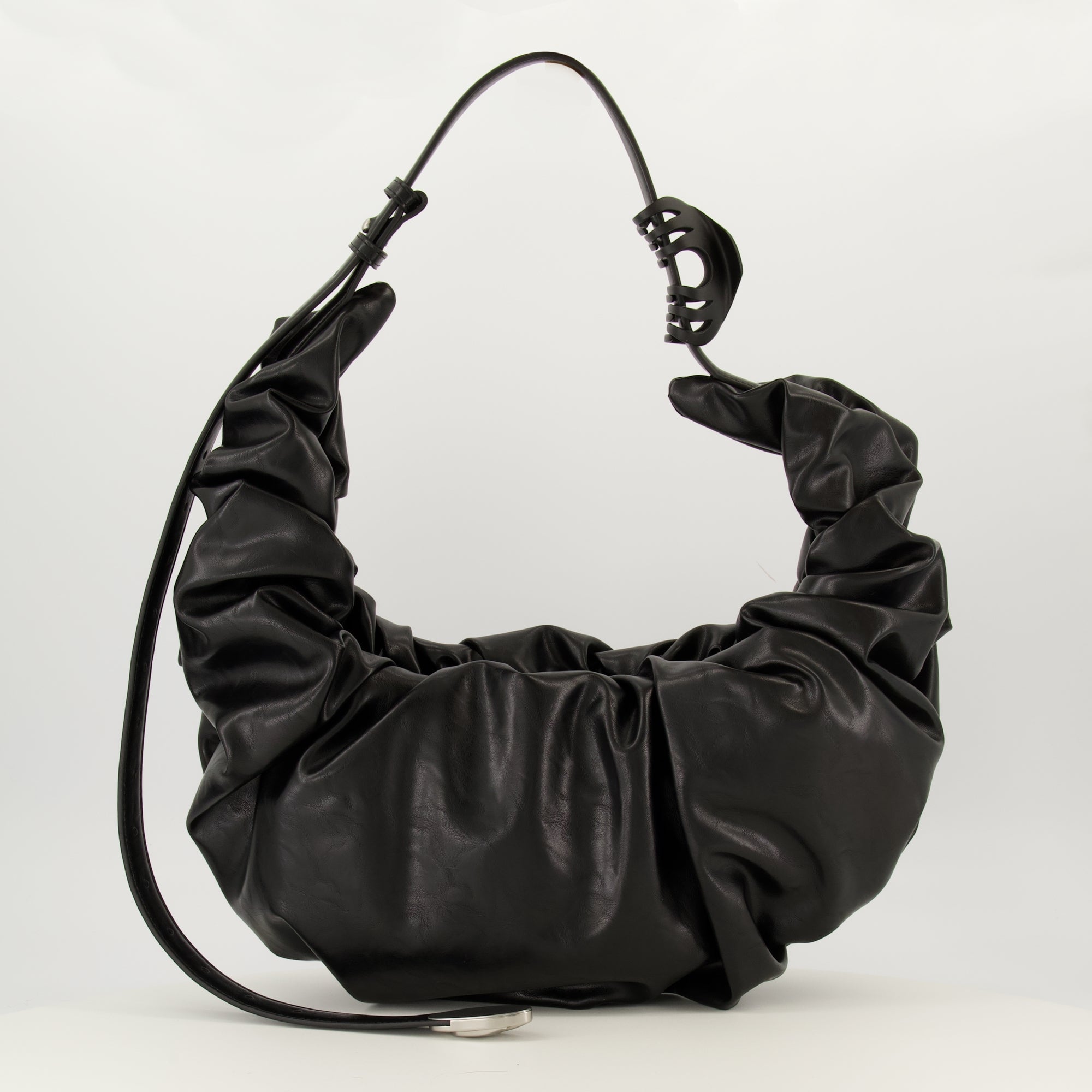 Imagem da mala Grab-D Hobo da Diesel para mulher - Temporada Outono-Inverno 2025 - Vista Frontal
