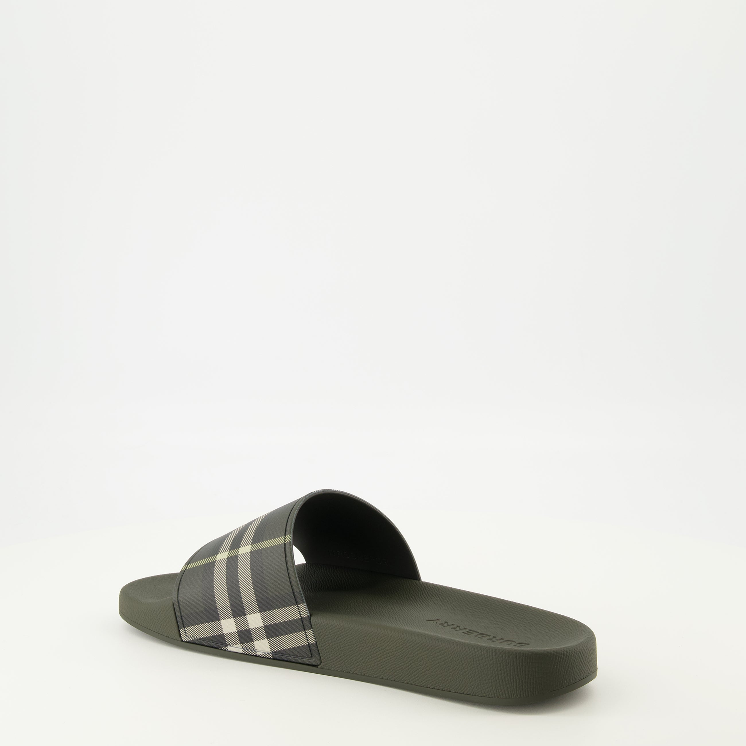 Image de l'article Claquettes Check kaki de la marque Burberry pour Homme - Saison Printemps-Été 2026 - Vue trois quarts arrière droite