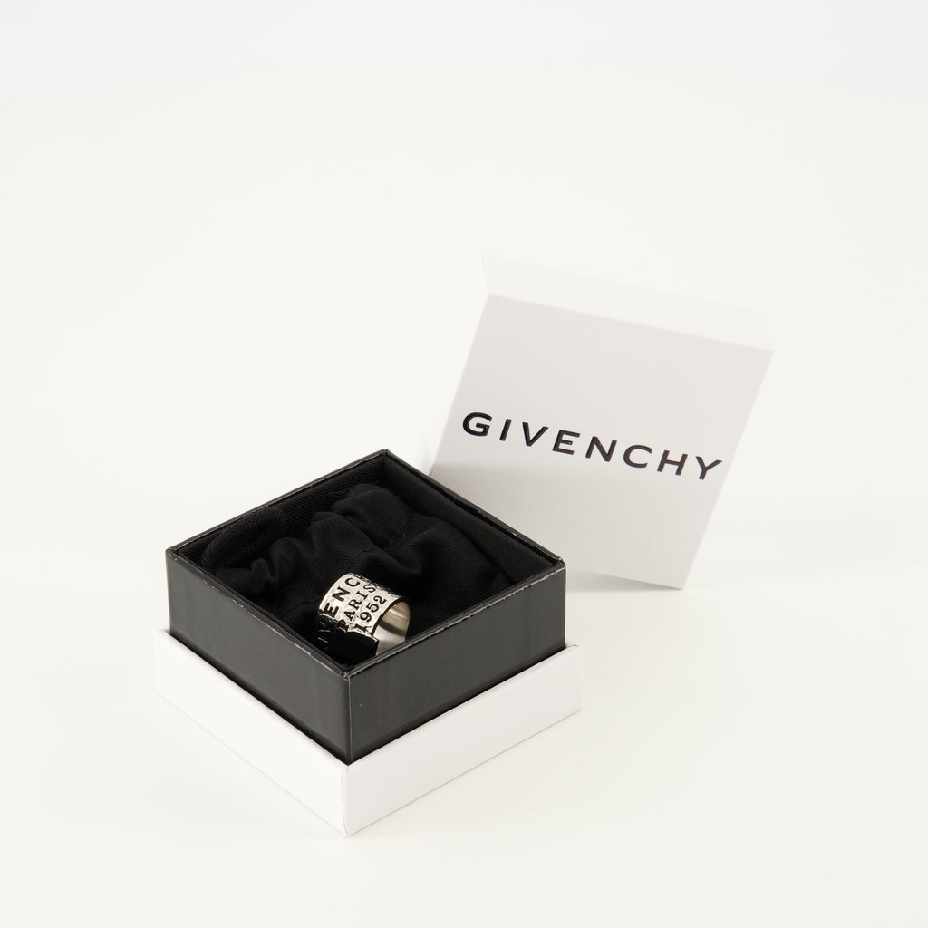 Imagen del anillo Givenchy Tape de la marca Givenchy para Mujeres - Temporada Otoño-Invierno 2025 - Vista Detallada_3
