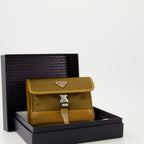 Crossbody bags Petite sacoche en Re-Nylon et cuir Prada Green Homme