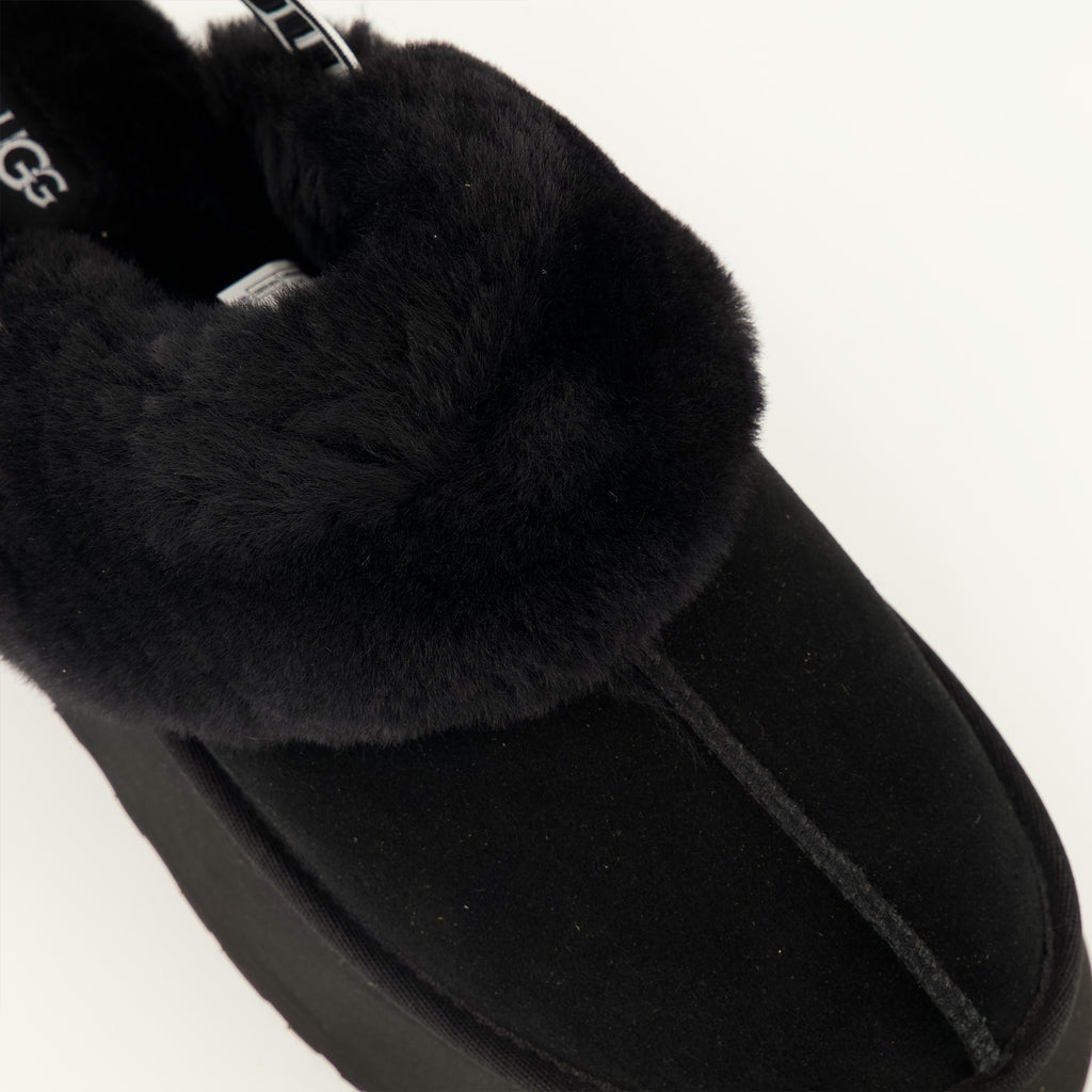 Chaussures ouvertes ファンケッテ ブラック スリッパ Ugg Noir Femme