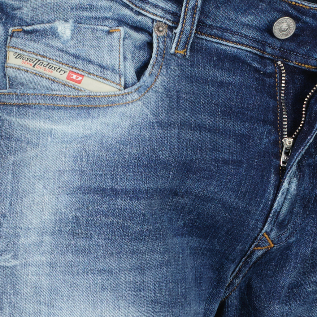 ディーゼルブランドの男性用ジーンズスリーンカー1979 L.30の記事の画像 - 秋冬2025 - 詳細ビュー_2