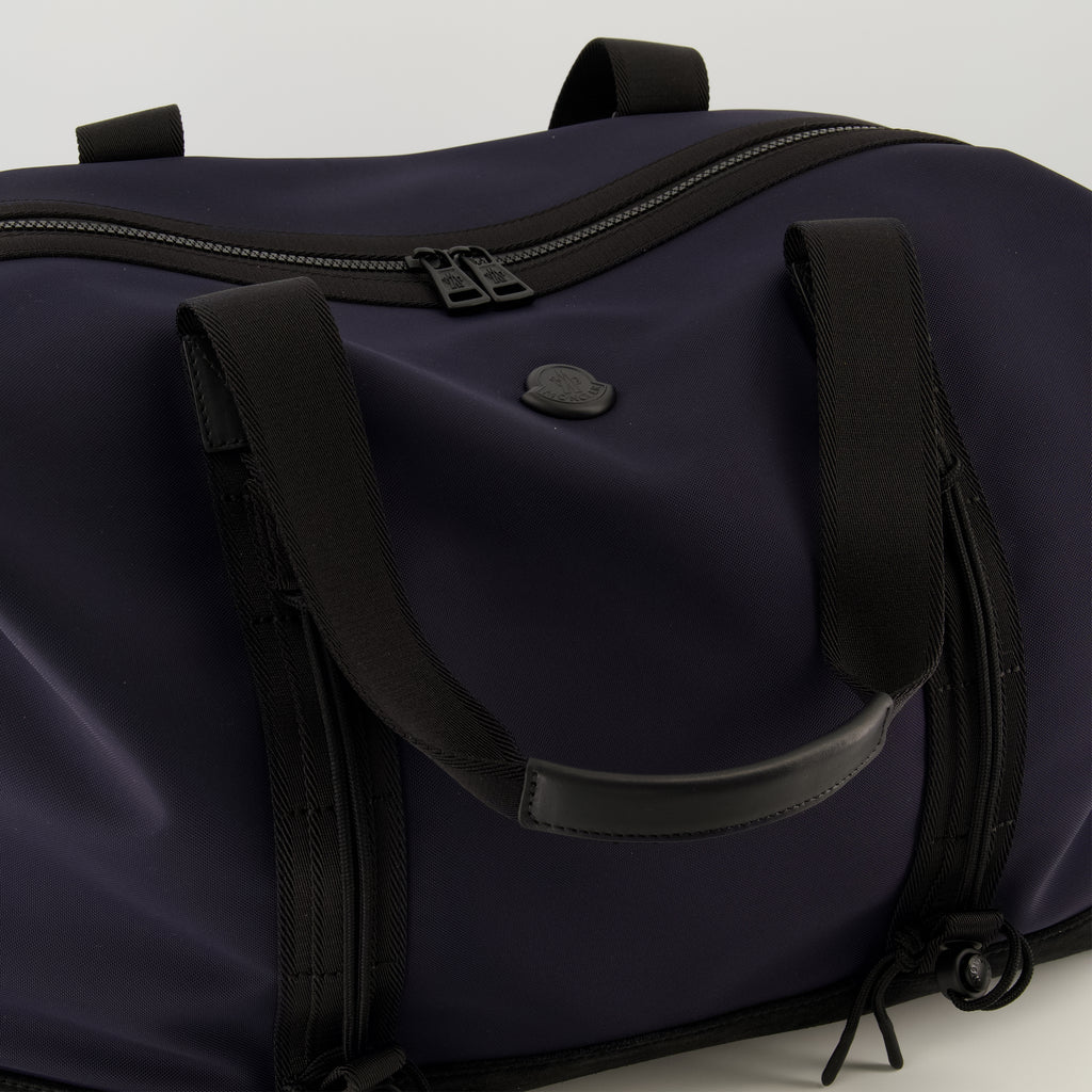 Immagine della borsa sportiva Tech blu navy di Moncler per uomo - Stagione Primavera-Estate 2026 - Vista Dettagliata 2