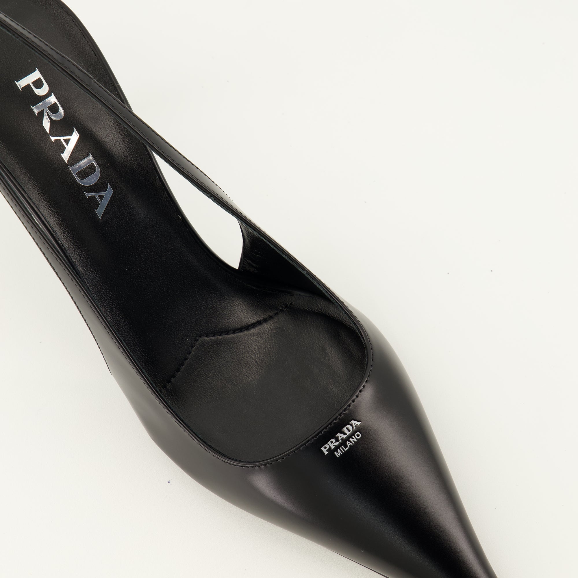 Escarpins 블랙 페이턴트 레더 펌프스 Prada Noir Femme