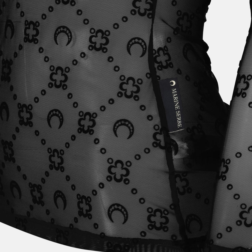 Bild des schwarzen Mesh-Monogramm-Tops von Marine Serre für Frauen - Herbst-Winter 2025 Saison - Detaillierte Ansicht_1