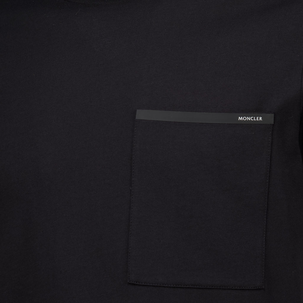 T-shirts T-shirt nera con tasca sul petto Moncler Noir Homme