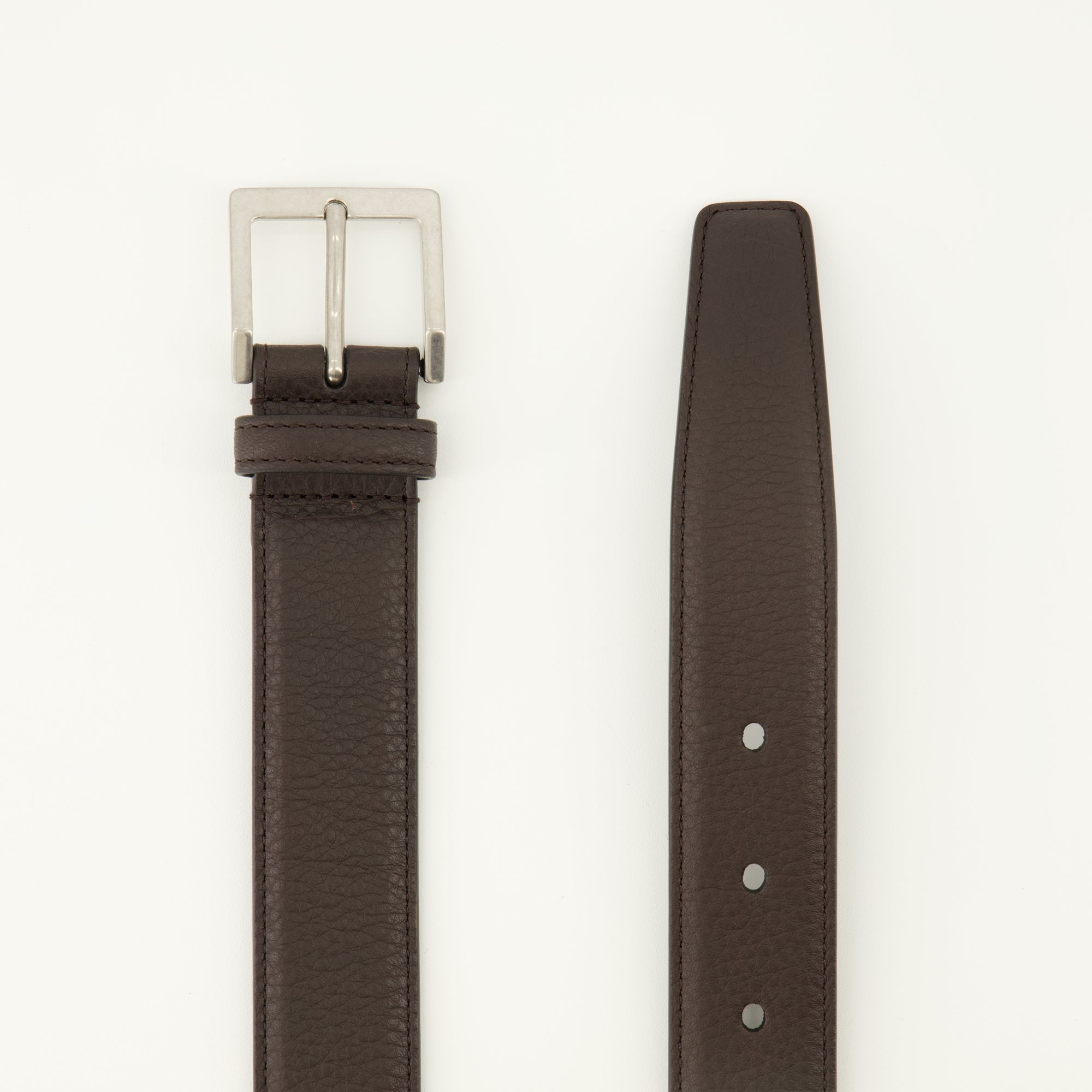 Image of the Vadim belt by Saint Laurent for Women - Fall-Winter 2025 - Detailed View_2