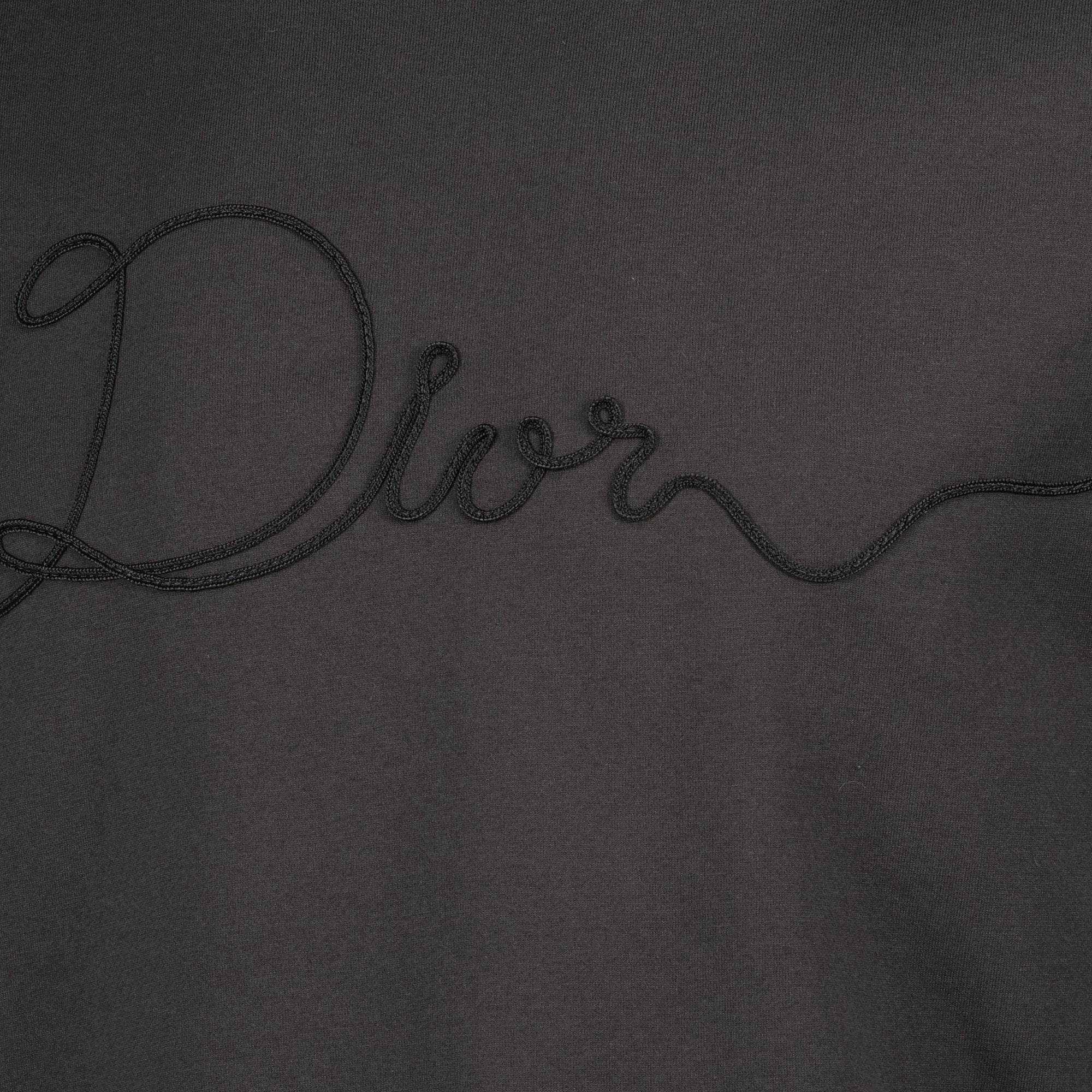 Image of the Dior Ribbon gray T-shirt from the Dior brand for Men - Spring-Summer 2026 - Detailed View 2