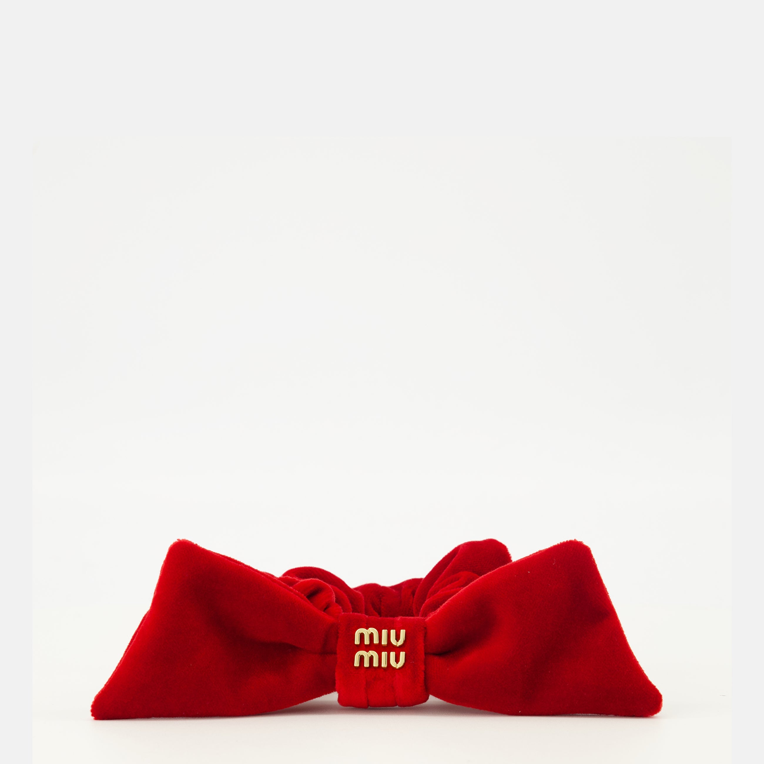 Bild des roten Samt-Haargummis von Miu Miu für Damen - Frühjahr-Sommer 2026 - Vorderansicht