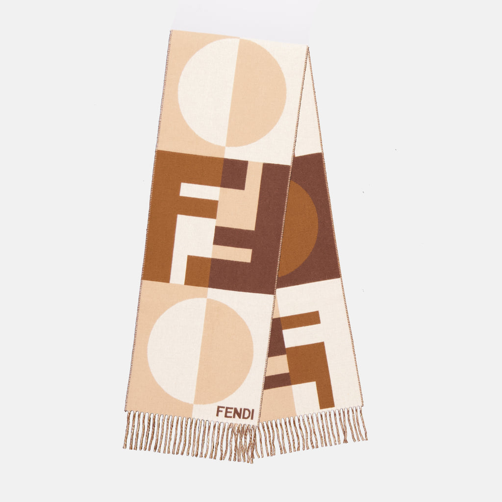 Image de l'article Écharpe forme Art déco de la marque Fendi pour Femme - Saison Automne-Hiver 2025 - Vue de Face