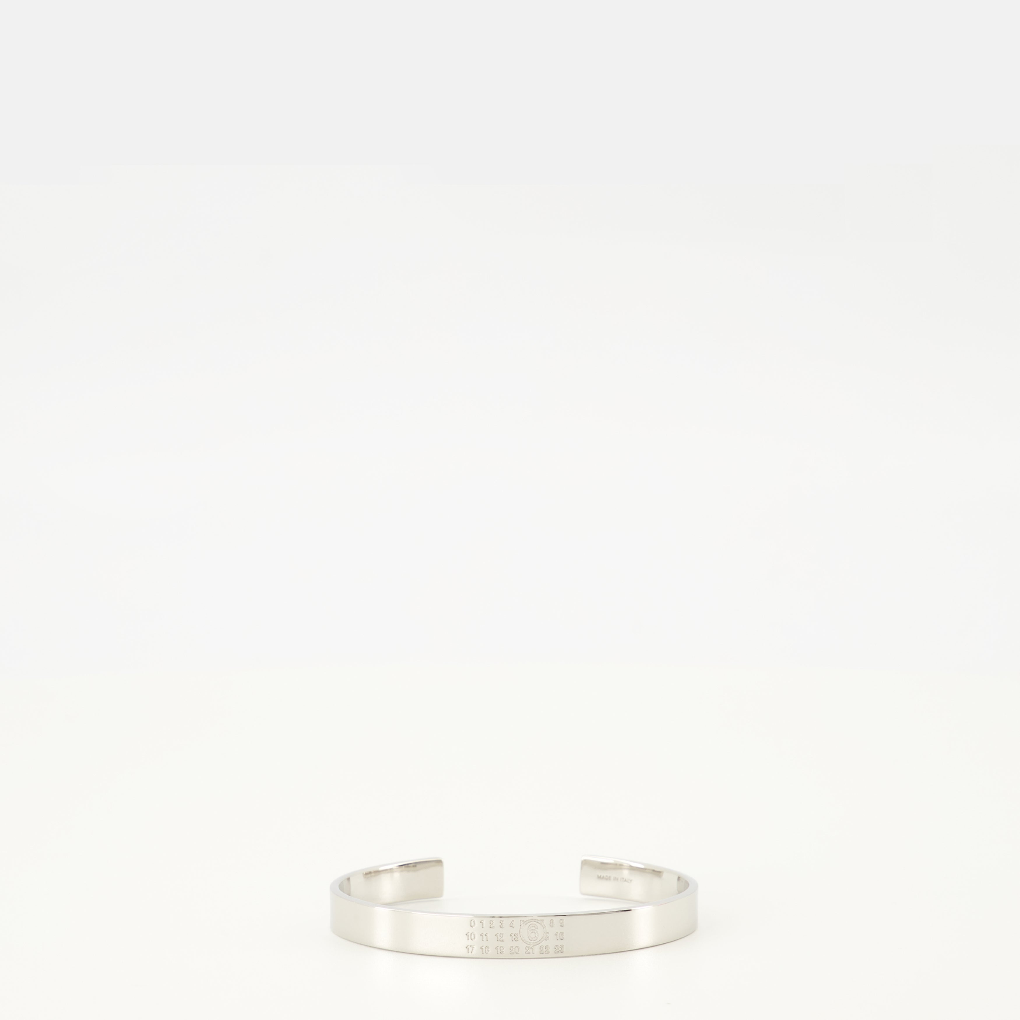 Image de l'article Bracelet Numeric argenté de la marque Mm6 pour Femme - Saison Printemps-Été 2026 - Vue de Face