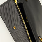 Sacs bandoulière Carteira Cassandre com Cadeia de Couro Preto Saint Laurent Noir Femme