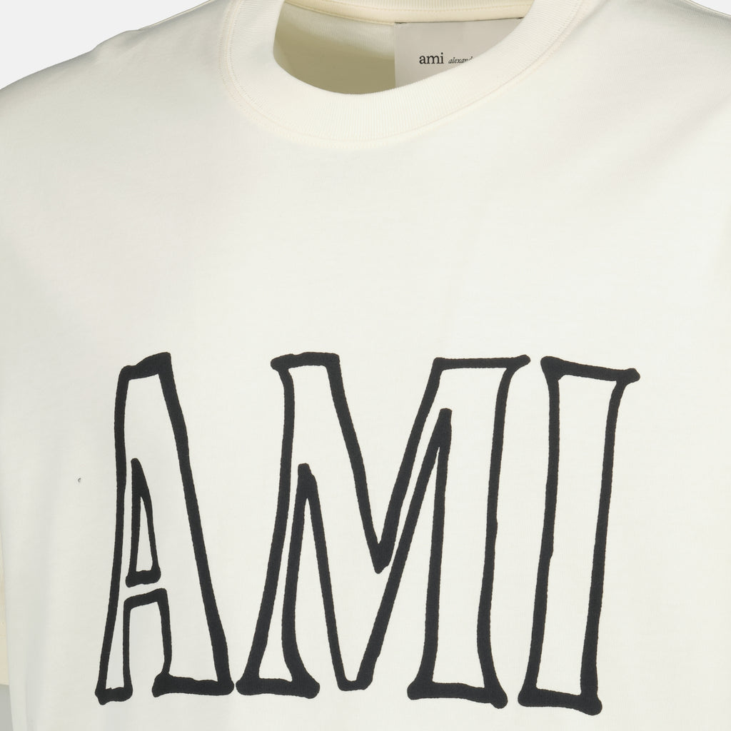 Imagen de la camiseta blanca estampada de la marca Ami PARIS para unisex - Temporada Primavera-Verano 2026 - Vista Detallada 1